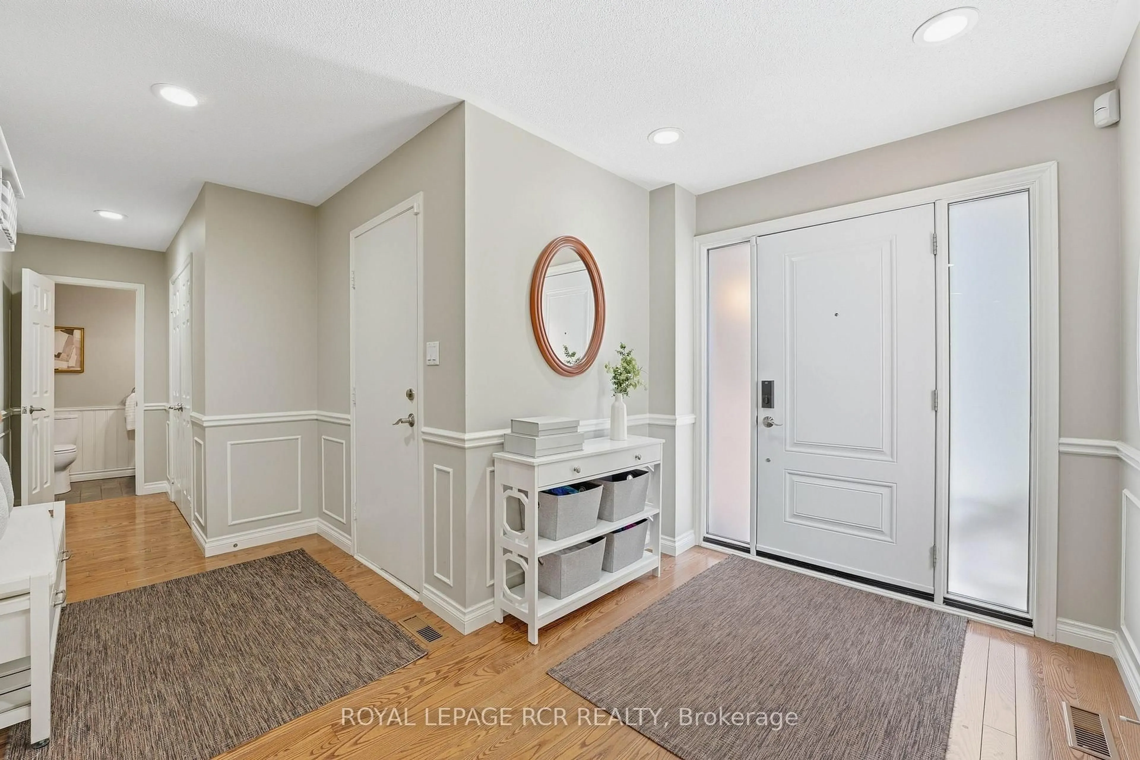 Indoor entryway for 46 Tannery Creek Cres, Aurora Ontario L4G 5K9