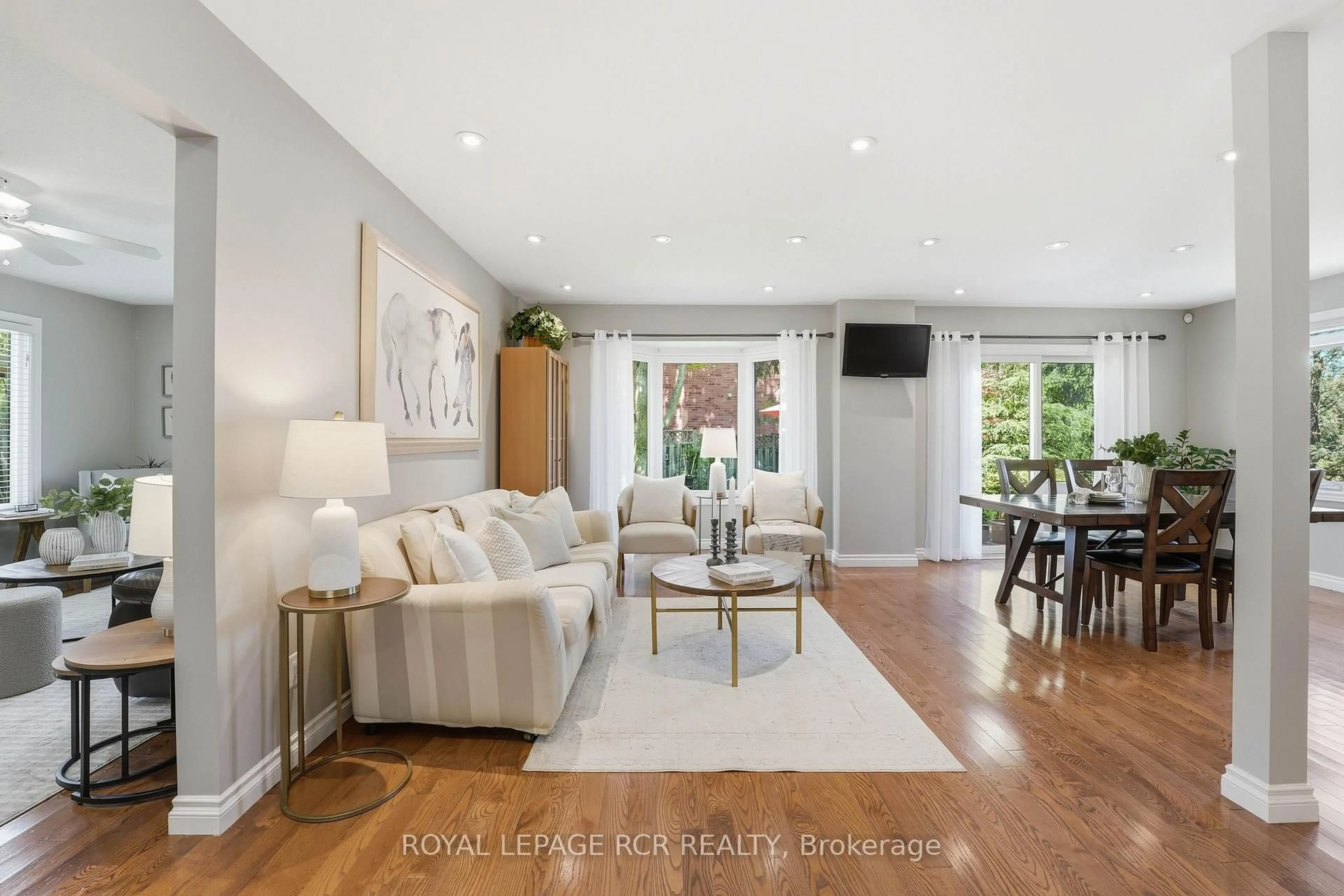 Living room with furniture, unknown for 46 Tannery Creek Cres, Aurora Ontario L4G 5K9