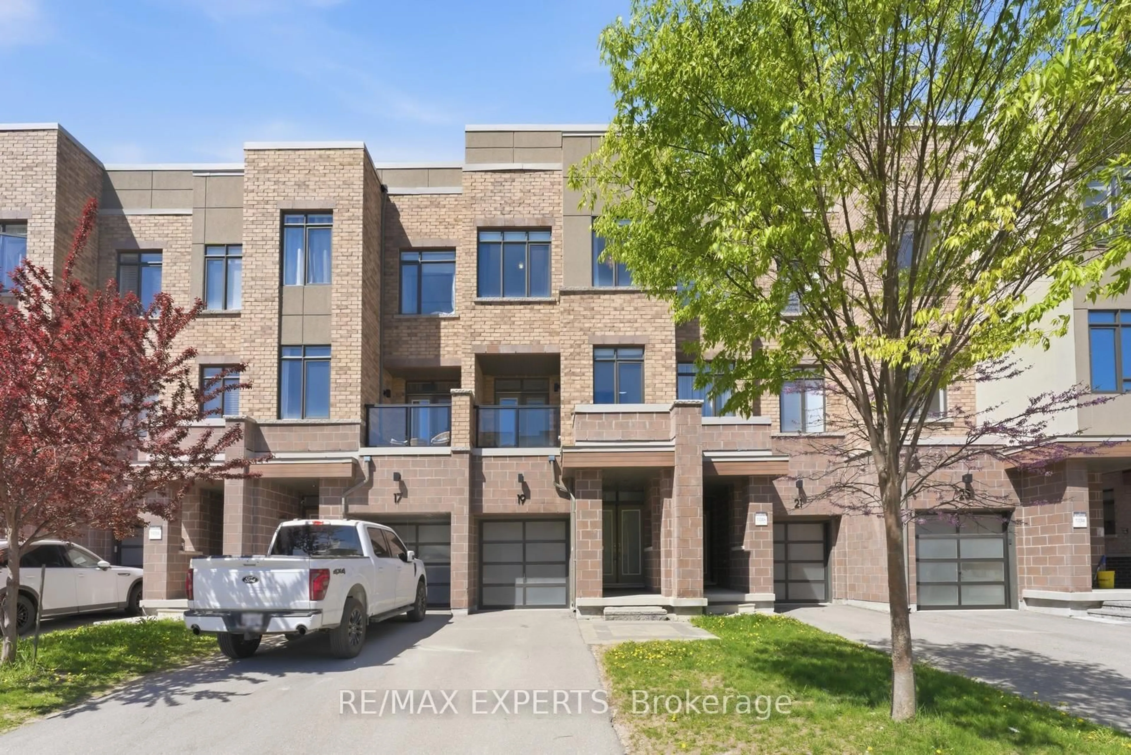Home with brick exterior material, street for 19 Fancamp Dr, Vaughan Ontario L6A 4Z2