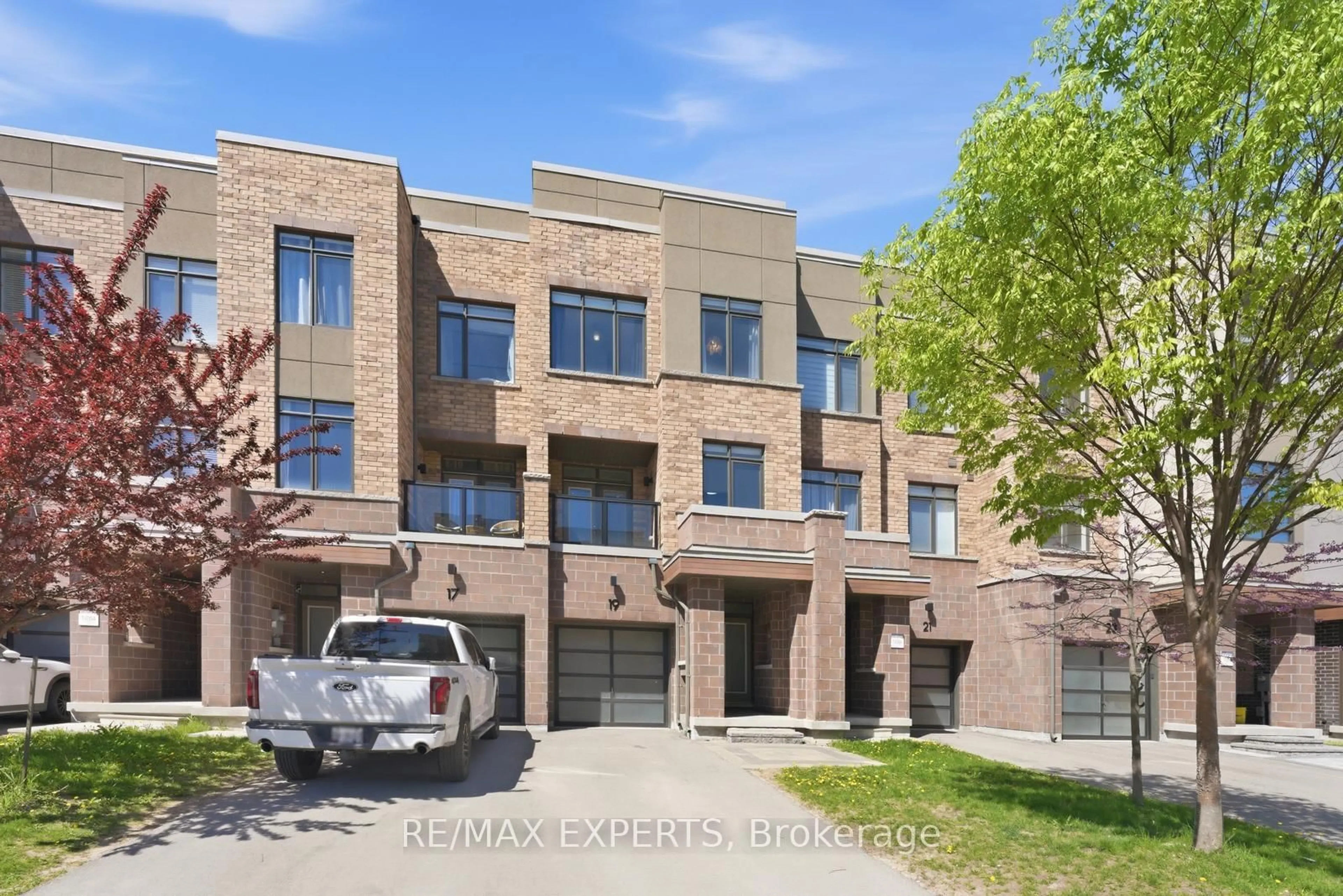 Home with brick exterior material, street for 19 Fancamp Dr, Vaughan Ontario L6A 4Z2