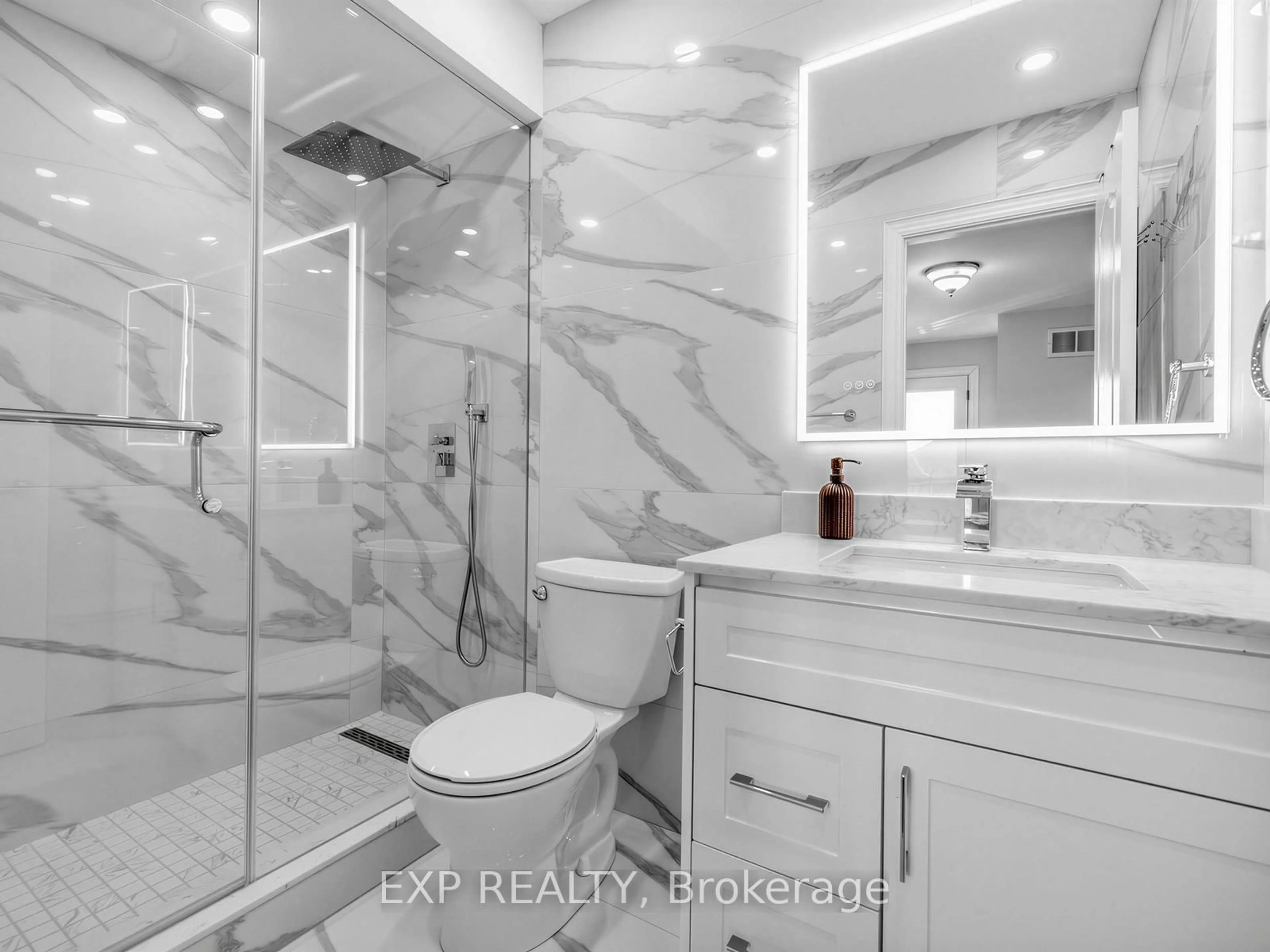 Contemporary bathroom, ceramic/tile floor for 193 Fairlane Cres, Vaughan Ontario L4H 2H1