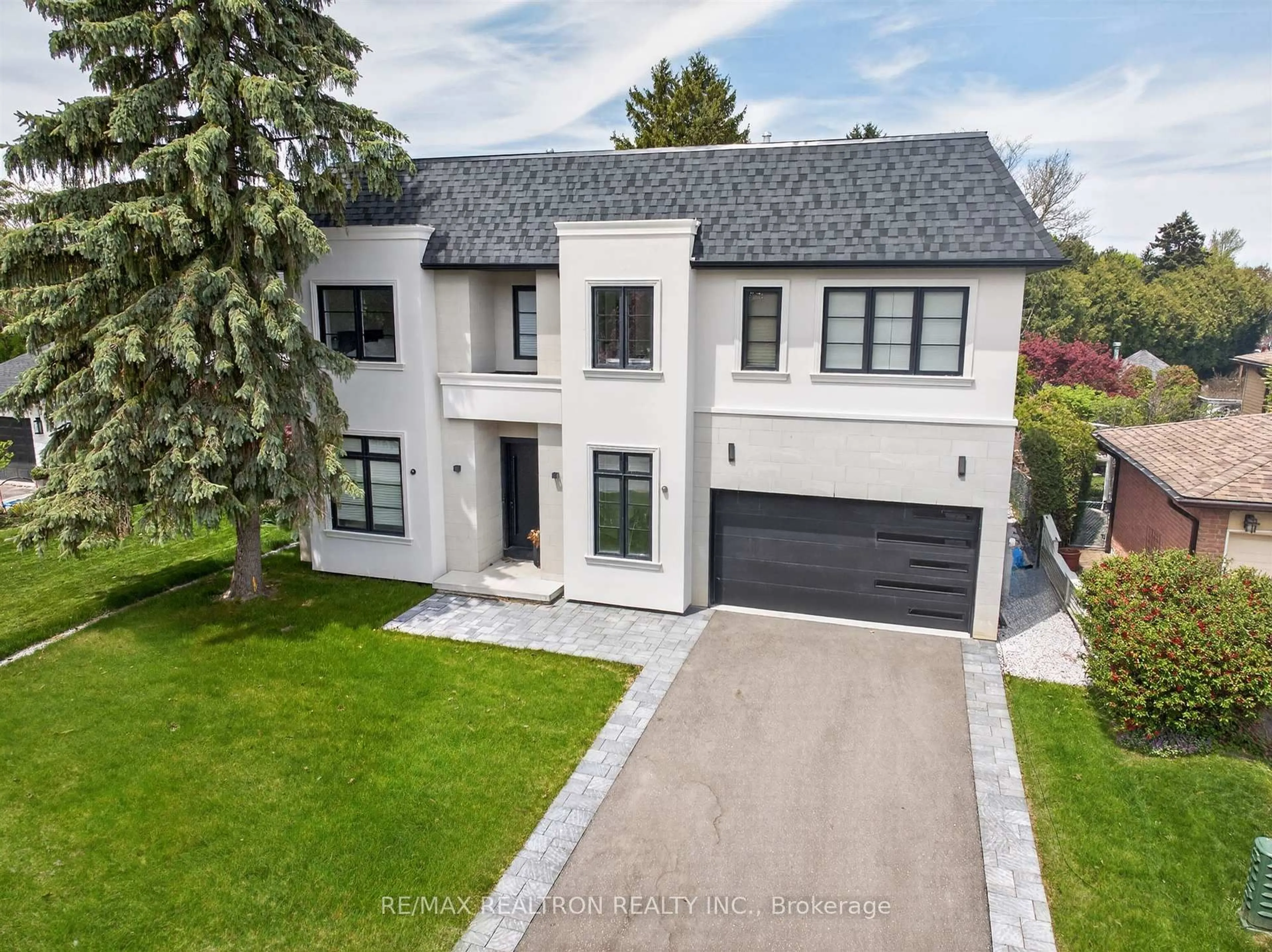 Unknown for 32 Cossar Dr, Aurora Ontario L4G 3N8