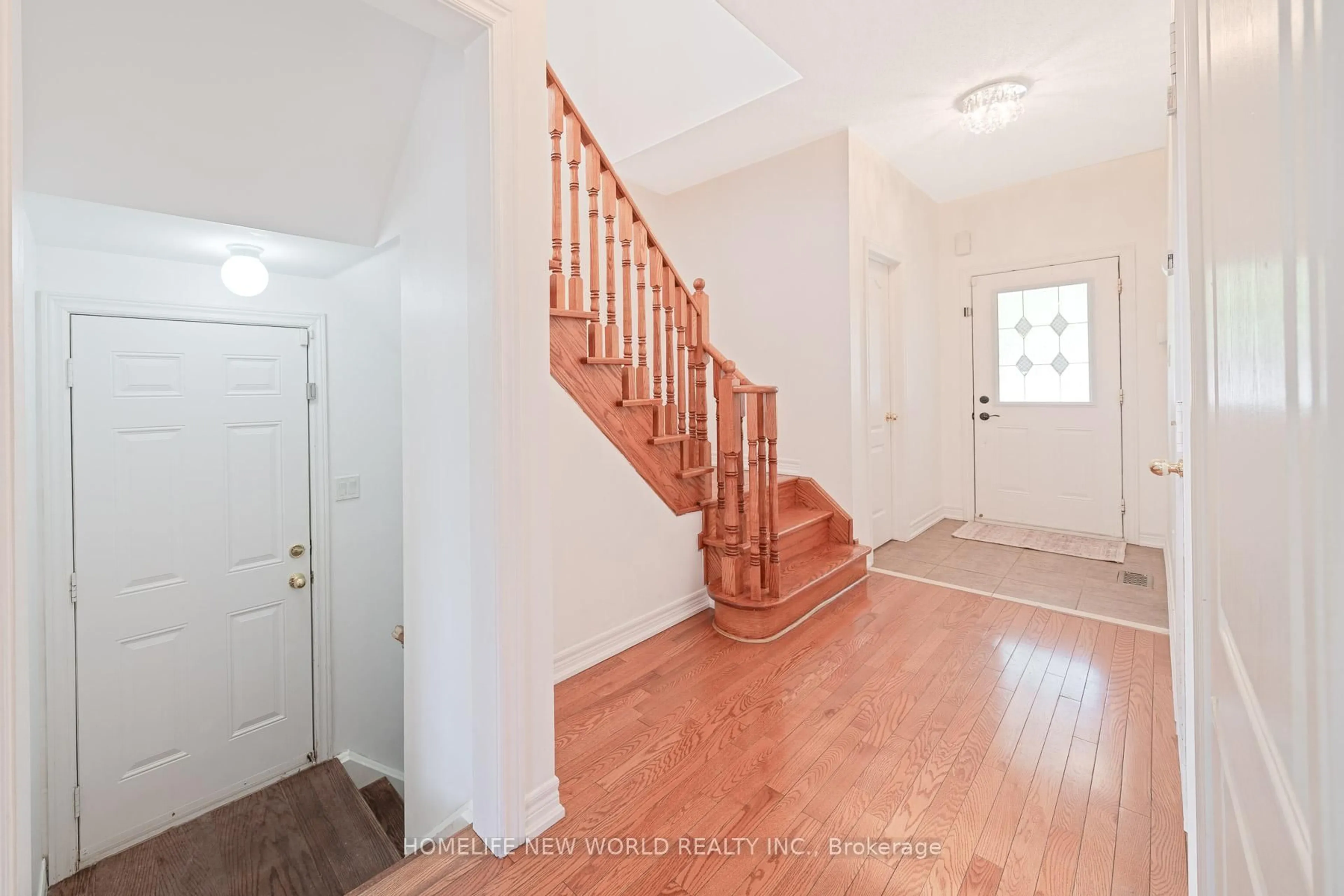 Indoor entryway for 47 Ozner Cres, Vaughan Ontario L4H 0E1
