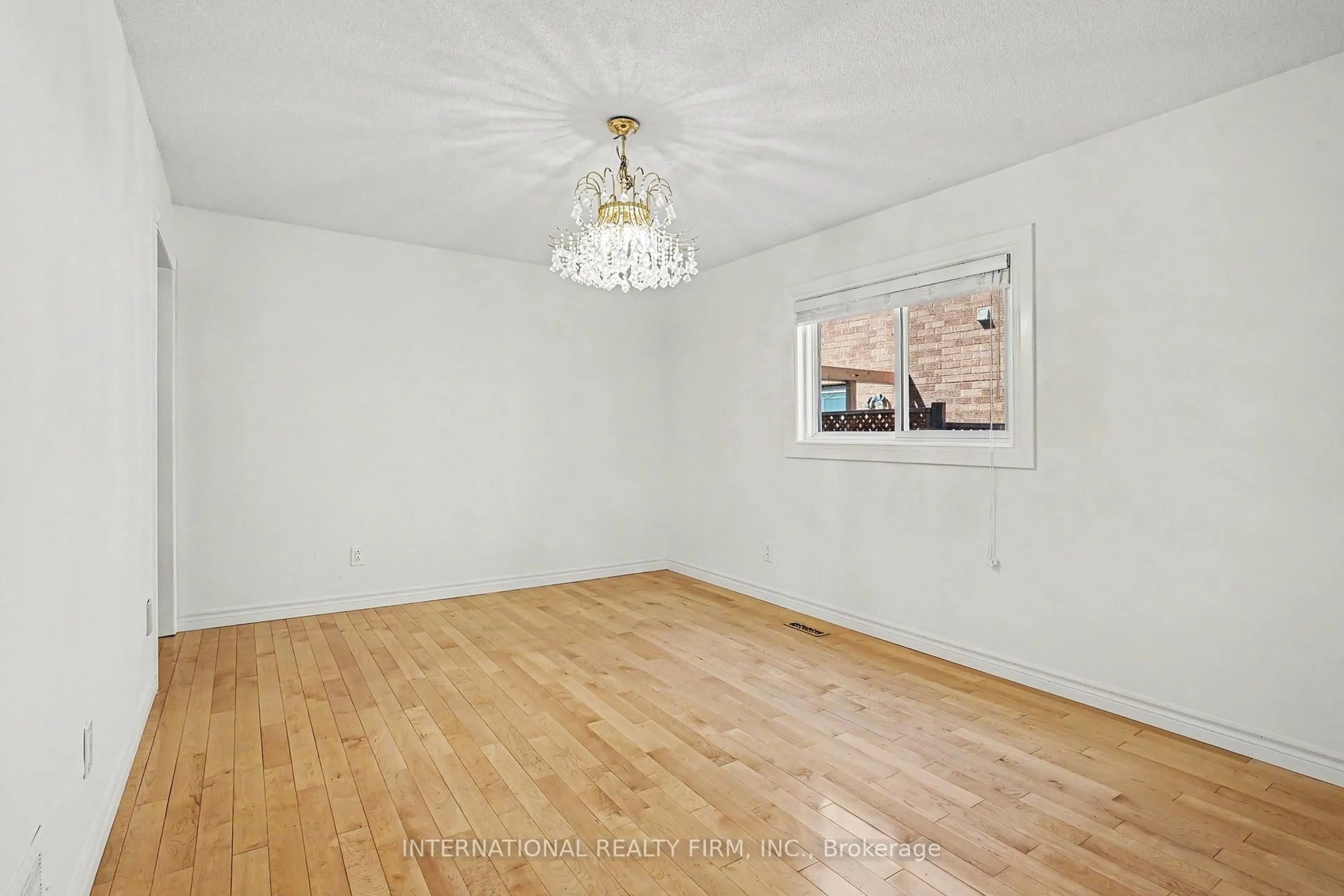A pic of a room for 46 Heath St, Richmond Hill Ontario L4B 2B5