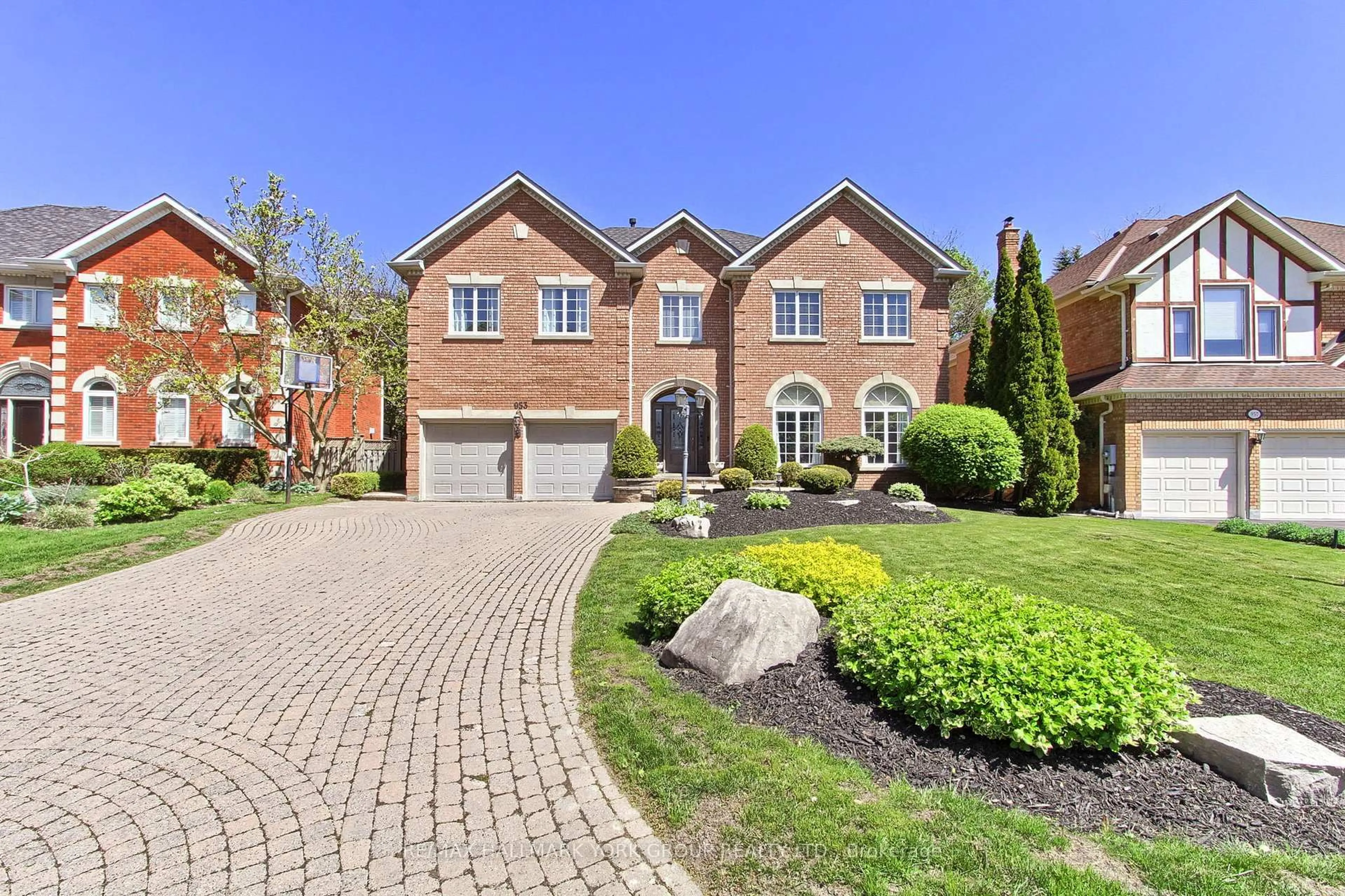 Home with brick exterior material, street for 953 Damascus Crt, Newmarket Ontario L3X 1L2