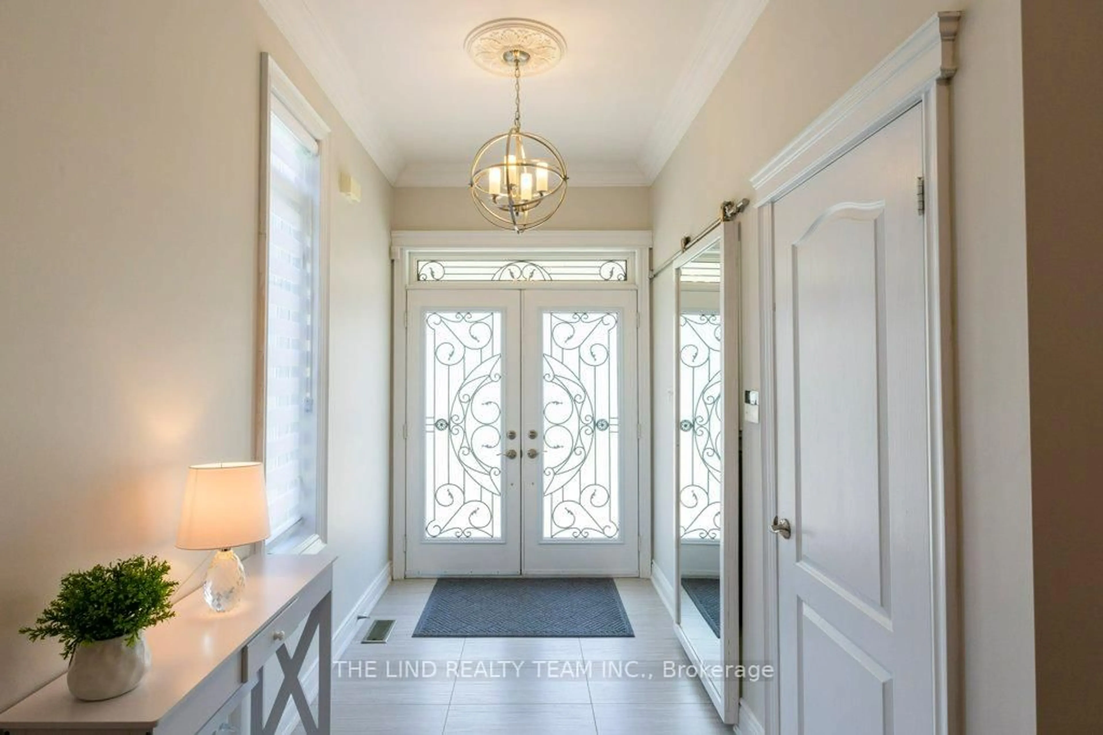 Indoor entryway for 59 Stonecliffe Cres, Aurora Ontario L4G 7Z7