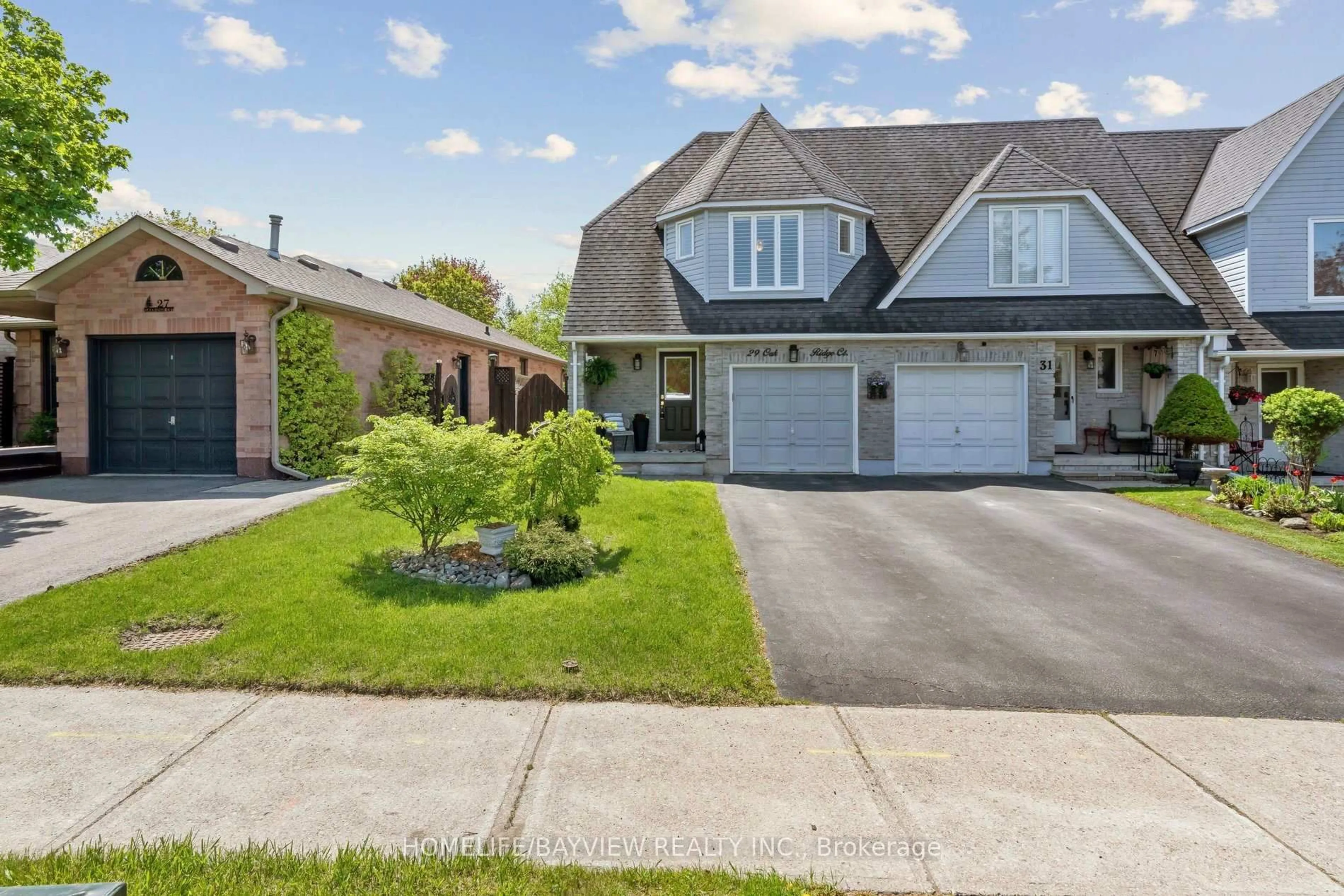 Home with brick exterior material, street for 29 Oakridge Crt, East Gwillimbury Ontario L9N 1M5