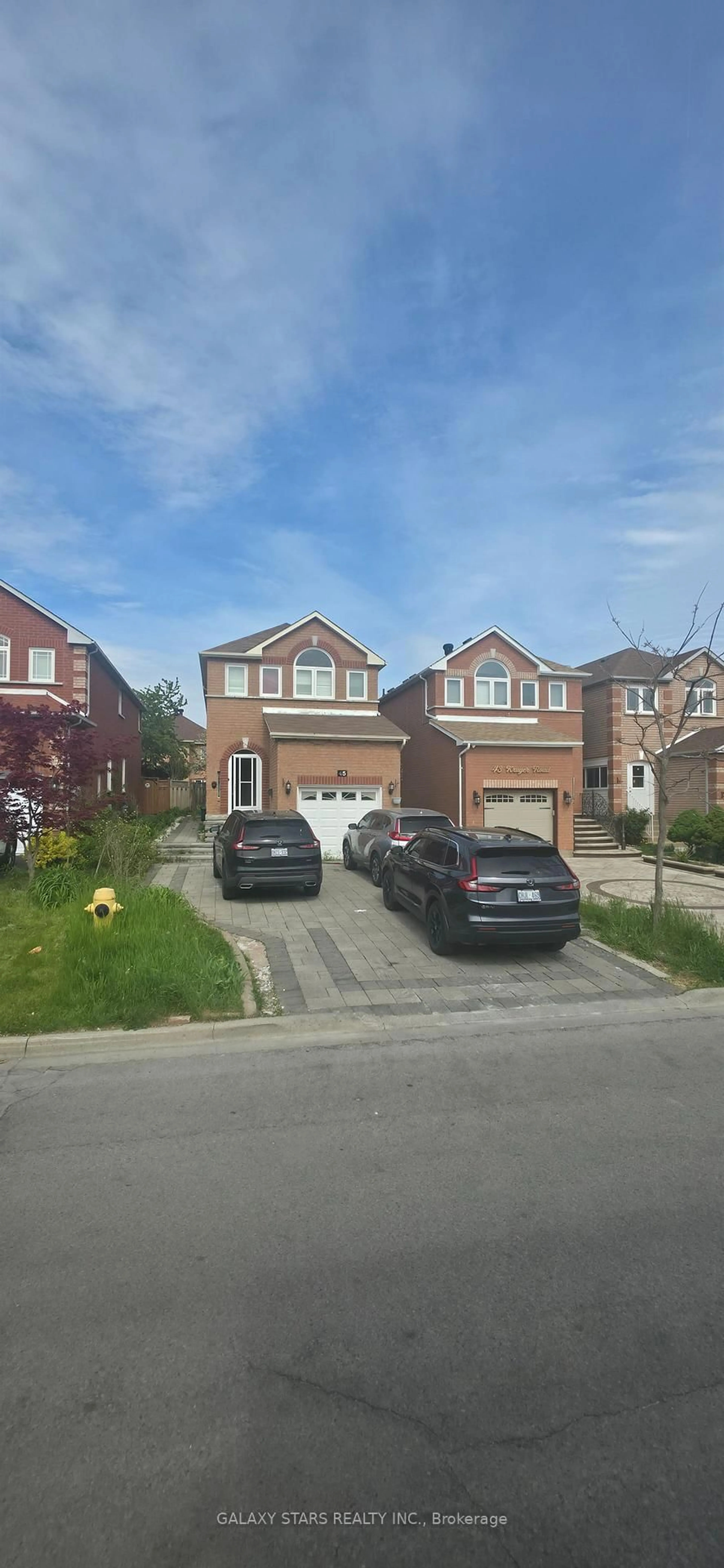 A pic from outside/outdoor area/front of a property/back of a property/a pic from drone, street for 45 Kruger Rd, Markham Ontario L3S 3Y8