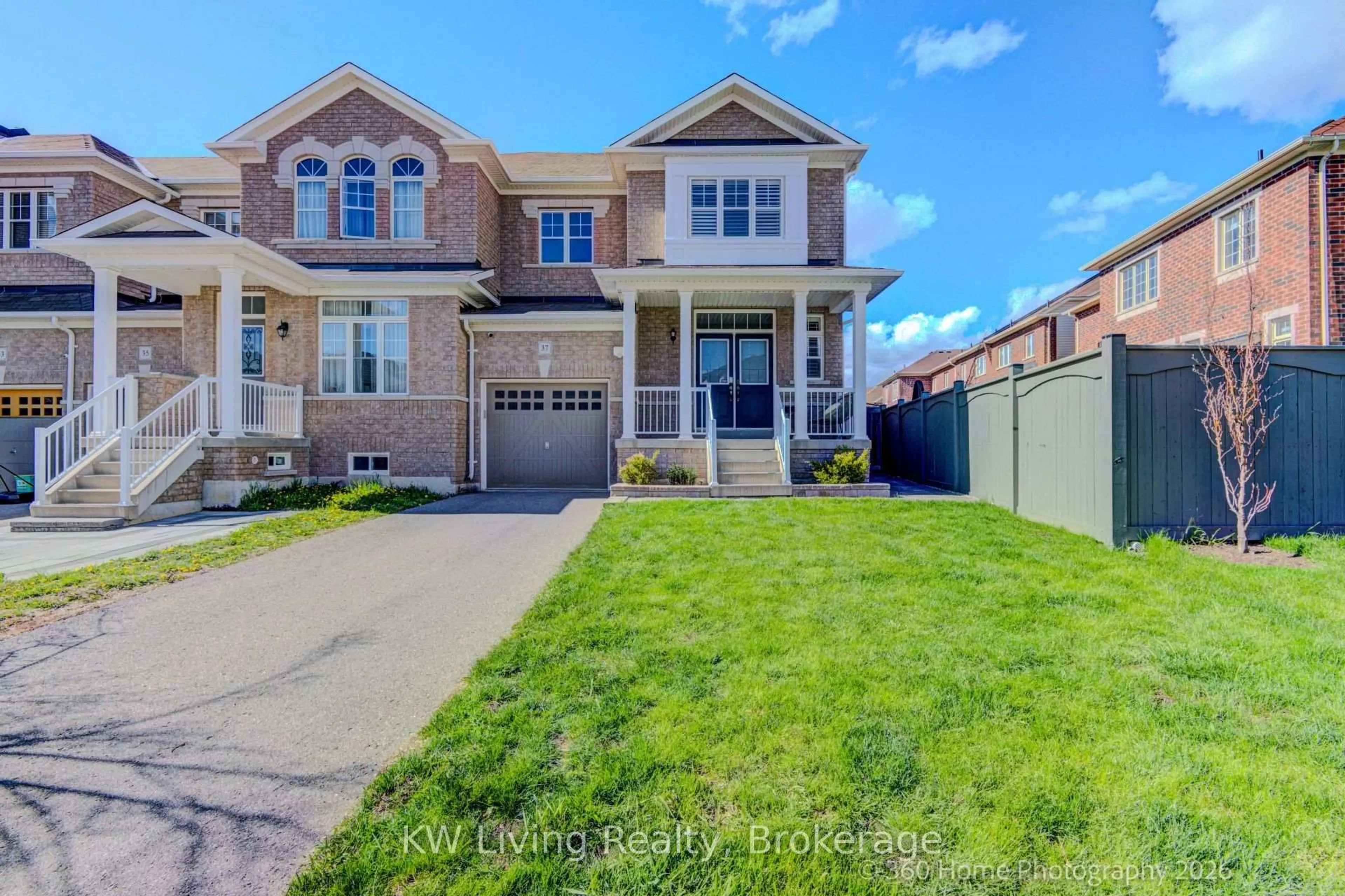 Home with brick exterior material, street for 37 Kellington Tr, Whitchurch-Stouffville Ontario L4A 1X6