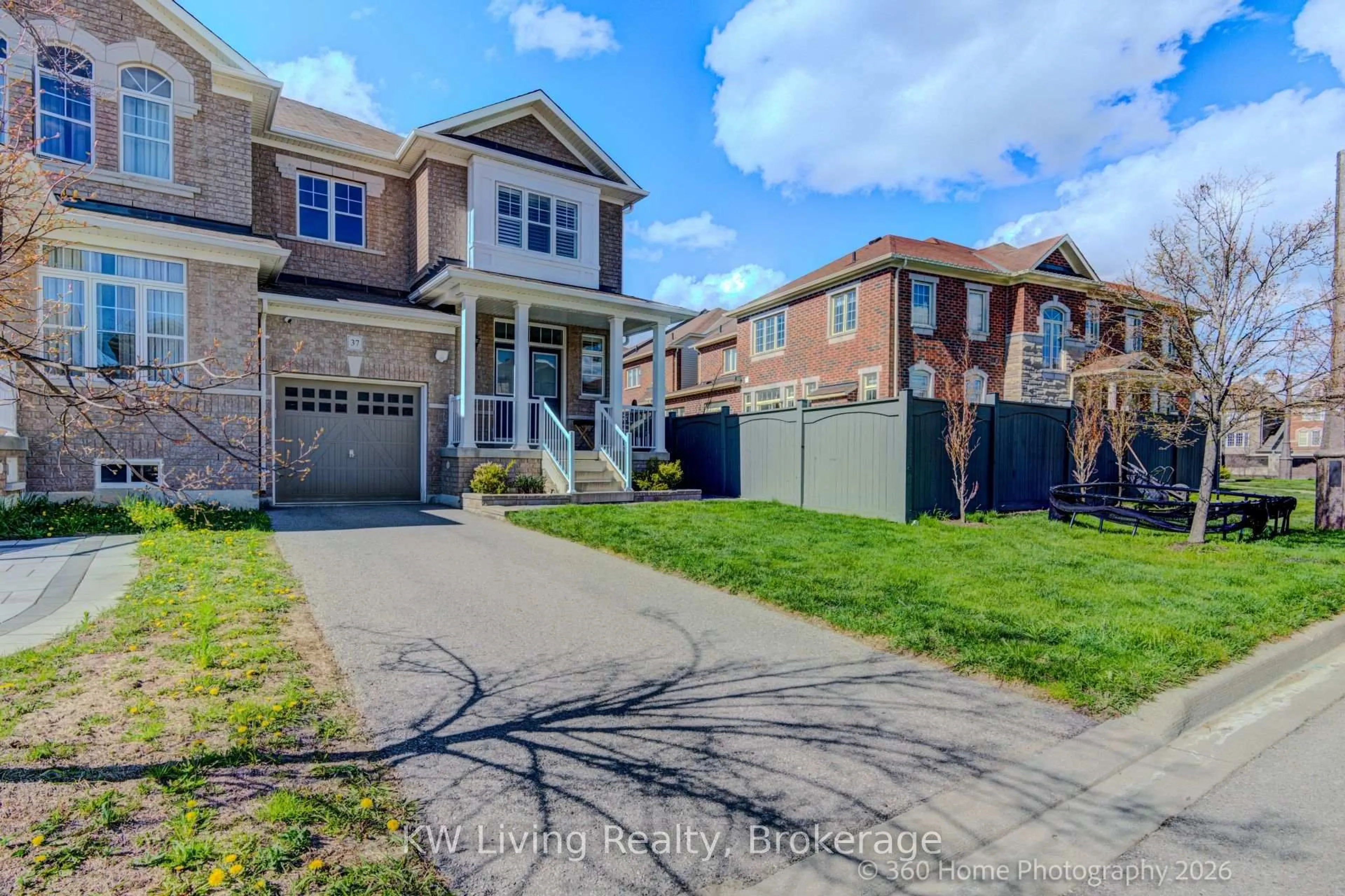 Home with brick exterior material, street for 37 Kellington Tr, Whitchurch-Stouffville Ontario L4A 1X6