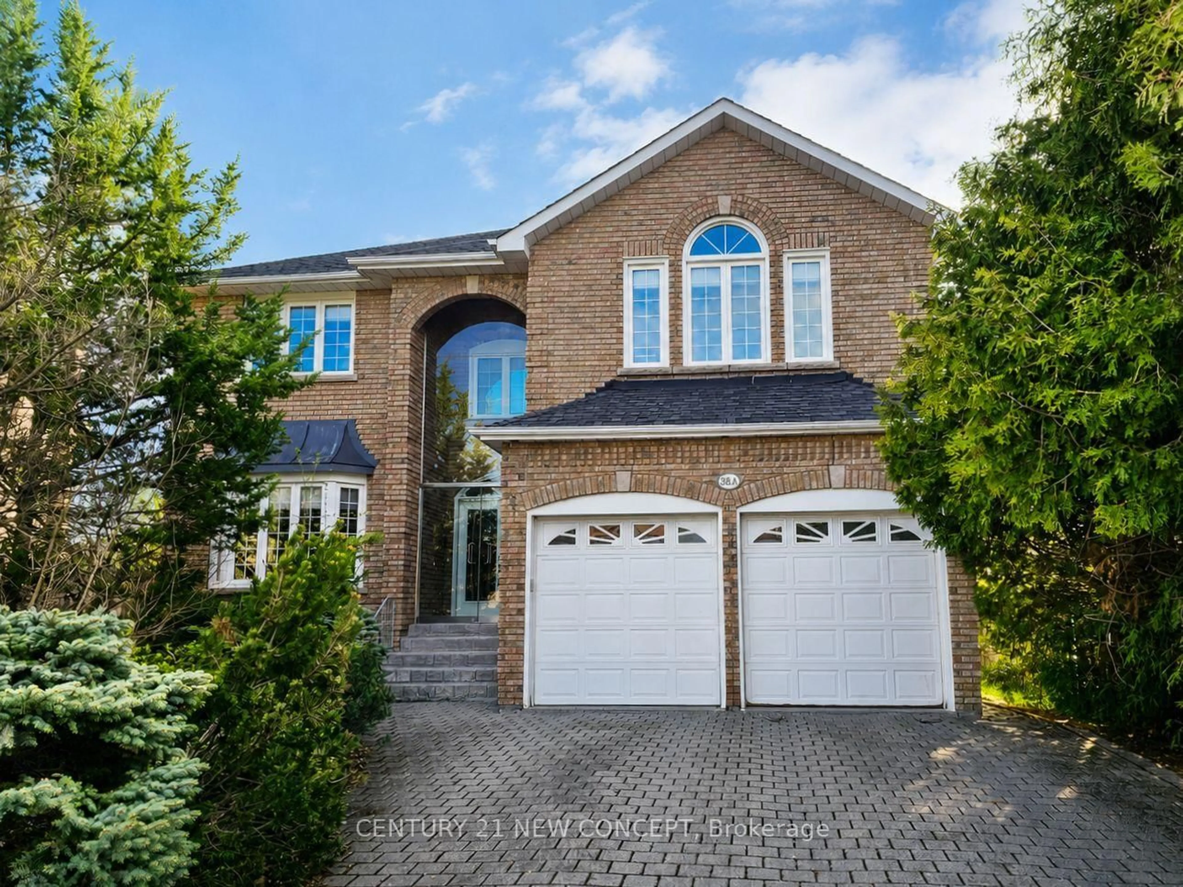Home with brick exterior material, street for 38A Avonlea Pl, Richmond Hill Ontario L4B 3N8