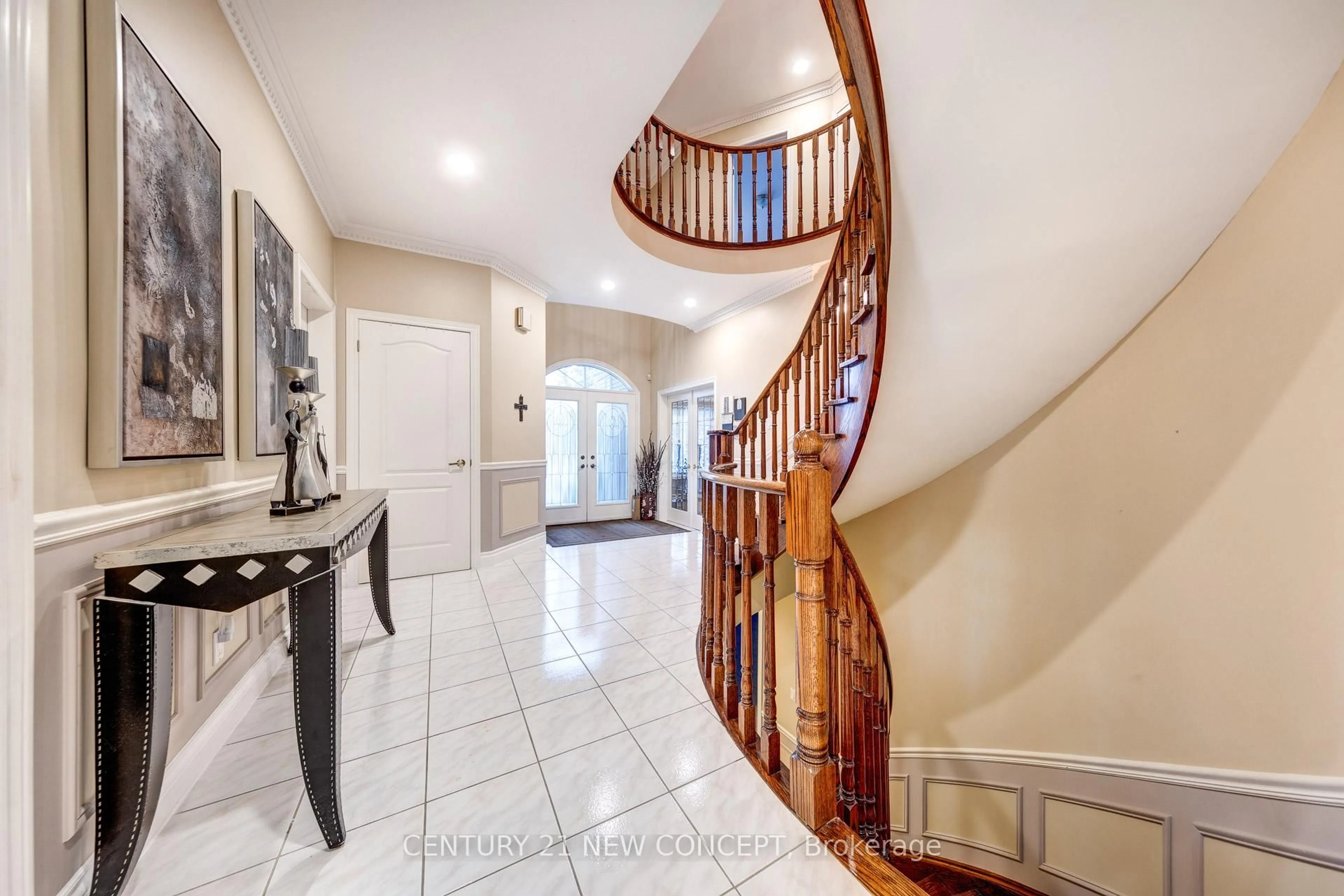 Unknown for 38A Avonlea Pl, Richmond Hill Ontario L4B 3N8