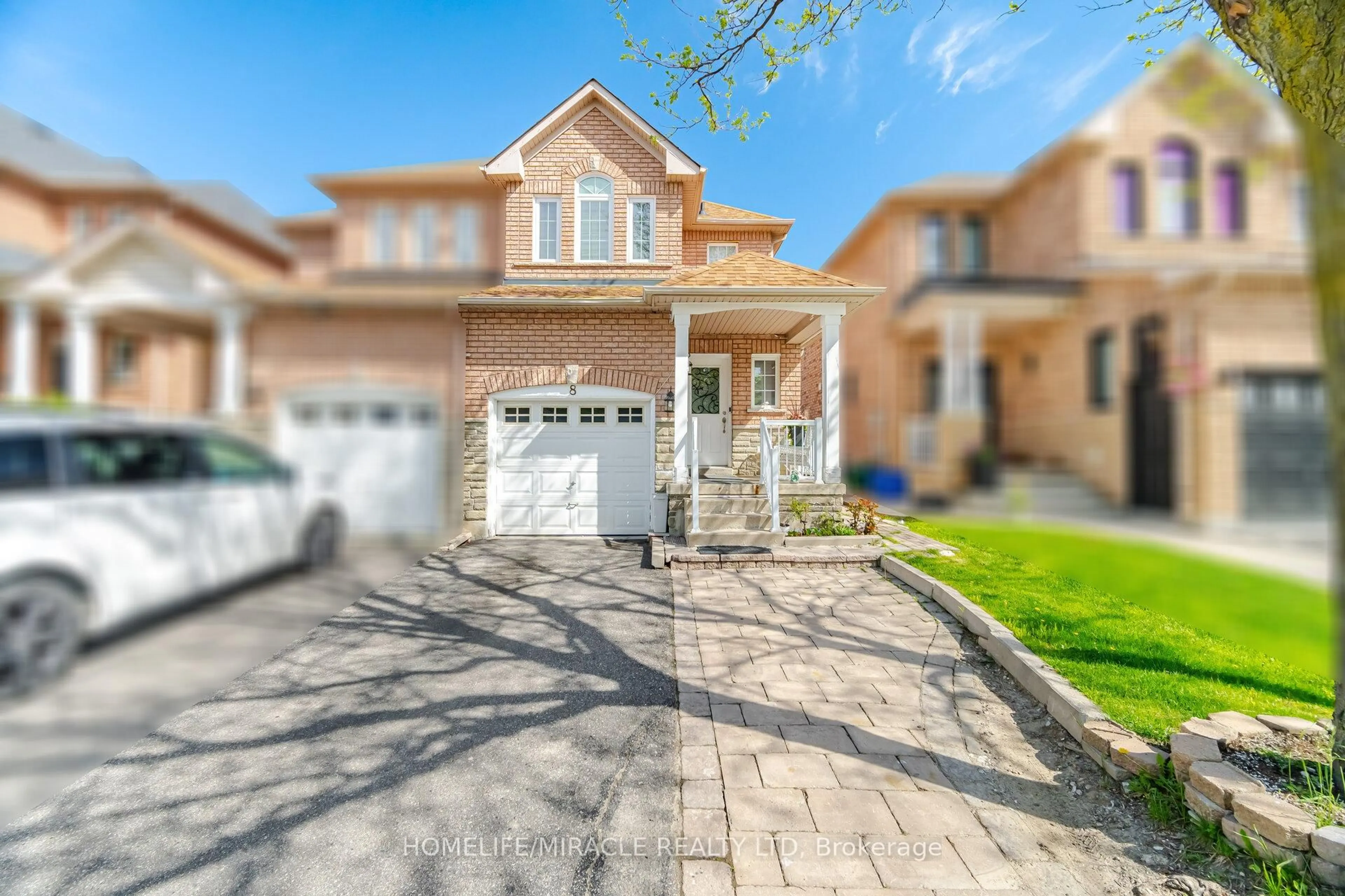 Unknown for 8 Nasir Cres, Vaughan Ontario L6A 3B3