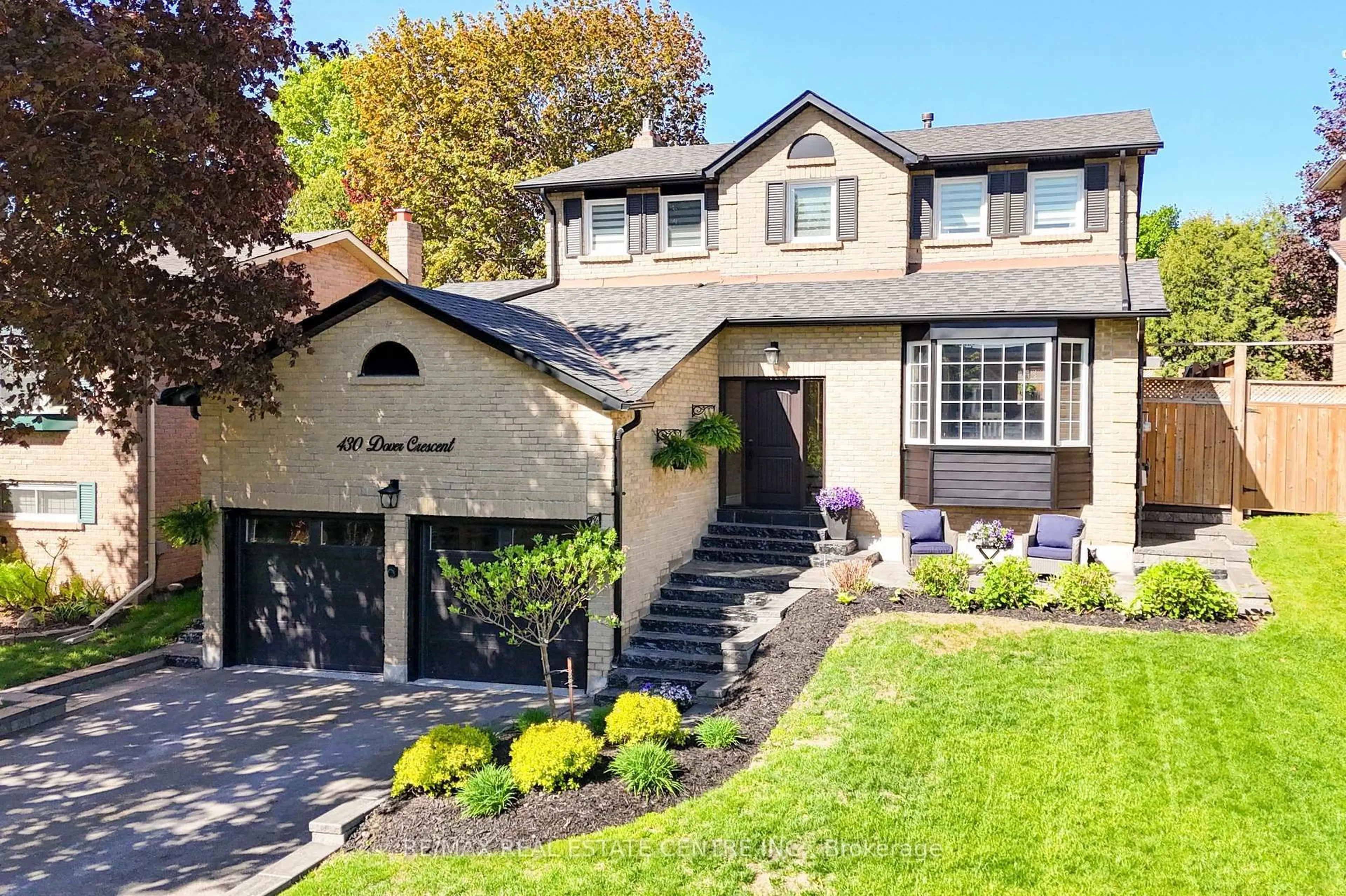 Unknown for 430 Dover Cres, Newmarket Ontario L3Y 6C5