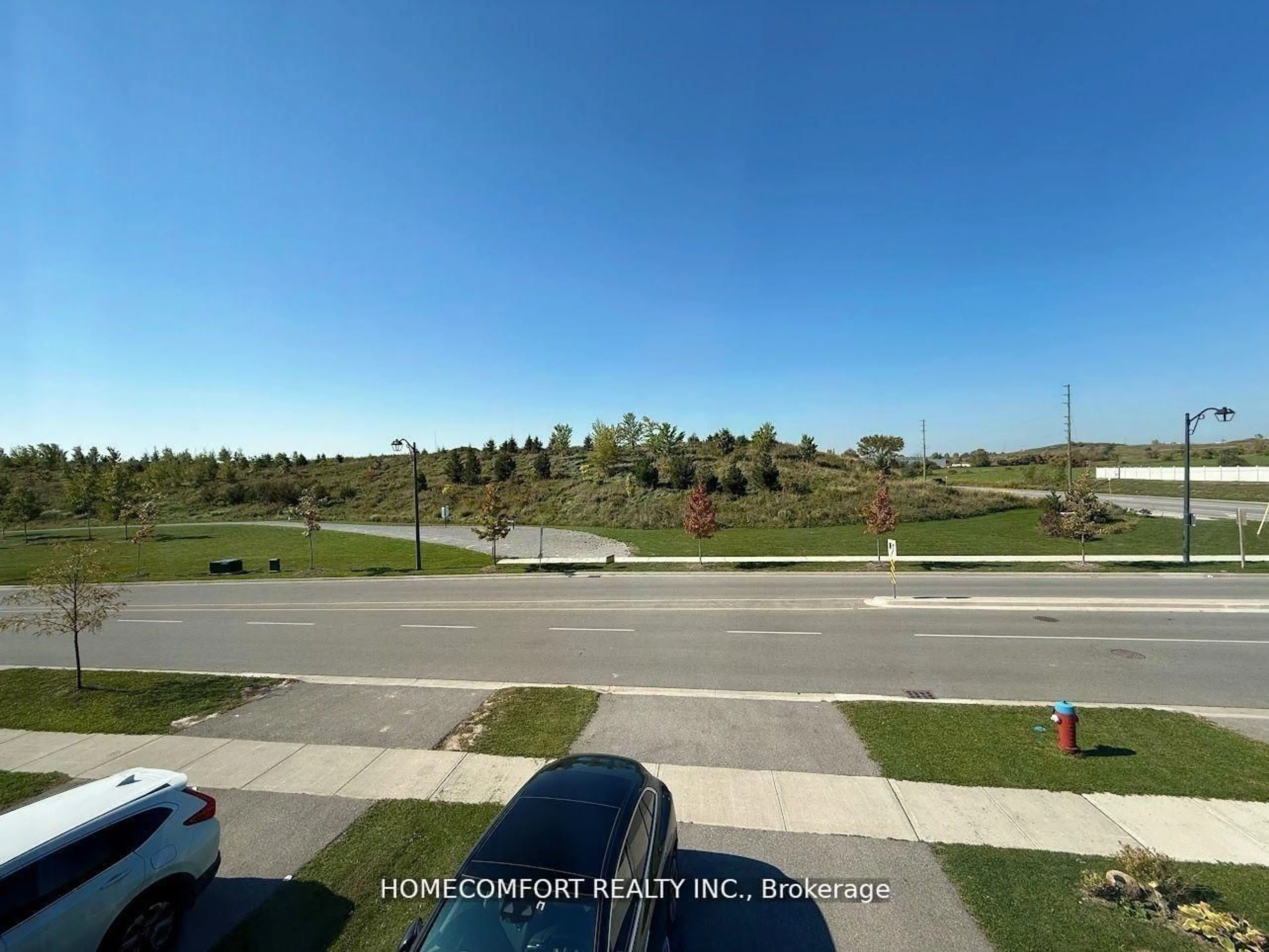 Blurry image for 945 Langford Blvd, Bradford West Gwillimbury Ontario L3Z 4J2