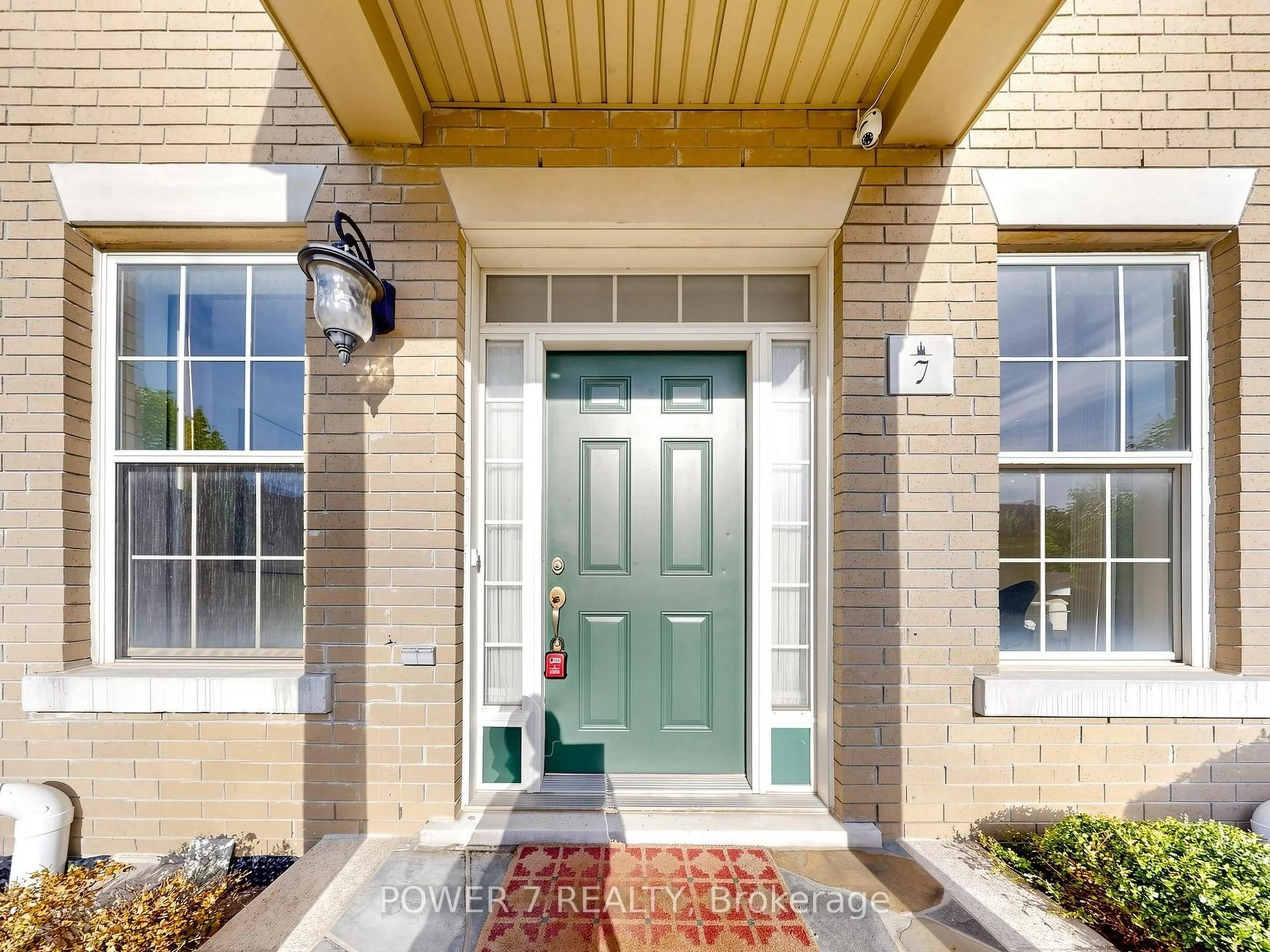 Indoor entryway for 7 Bembridge Dr, Markham Ontario L6C 0J3