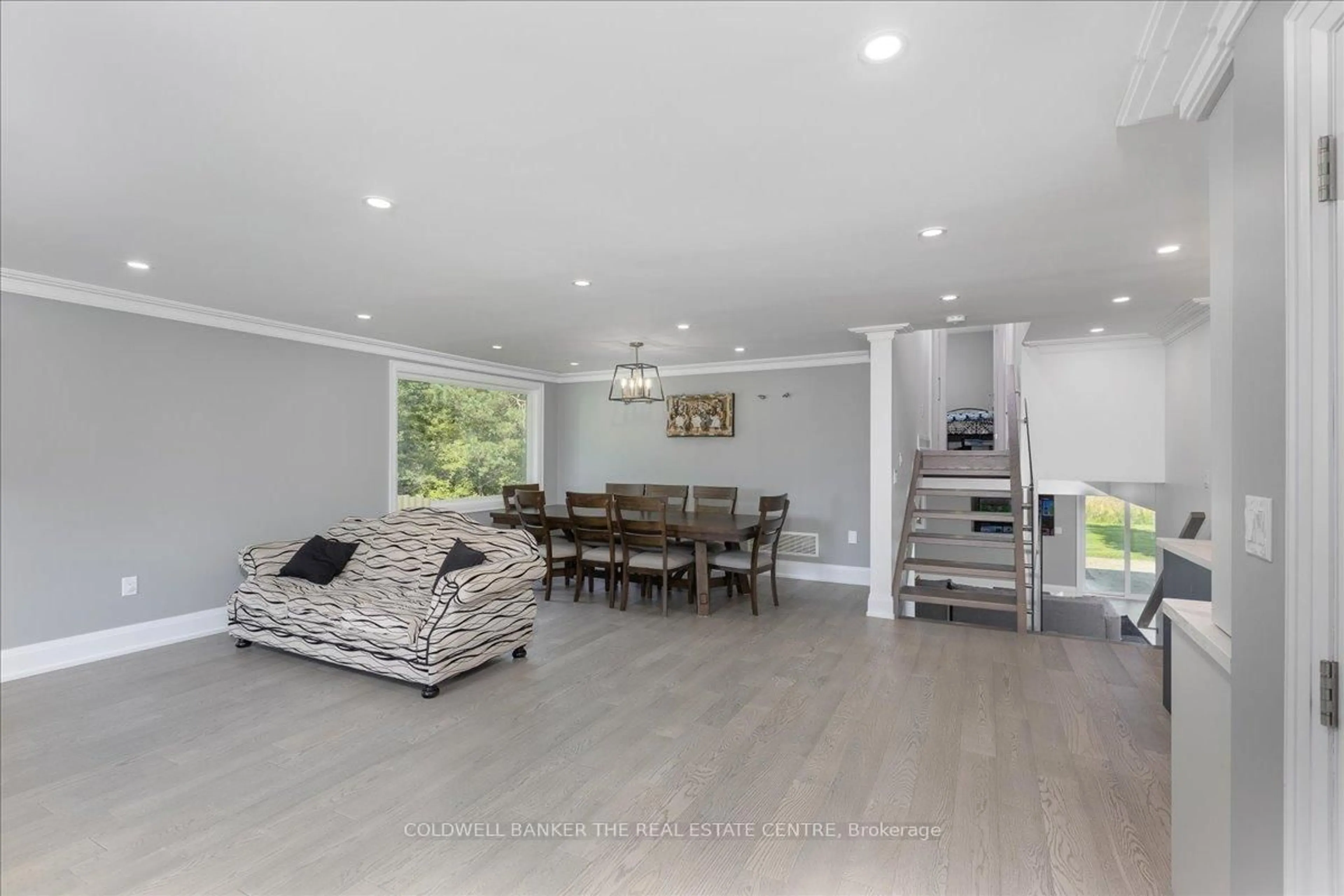 Open concept kitchen, unknown for 4244 Doane Rd, East Gwillimbury Ontario L0G 1V0