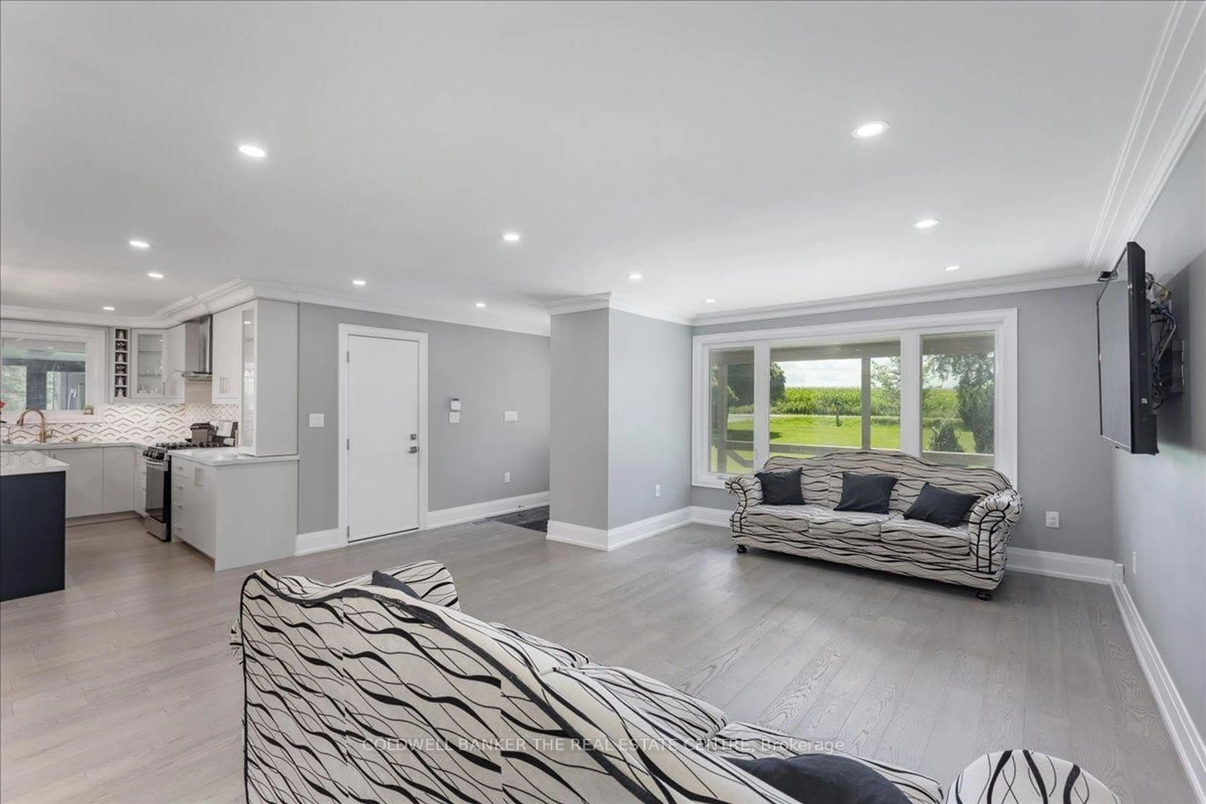 Living room with furniture, unknown for 4244 Doane Rd, East Gwillimbury Ontario L0G 1V0
