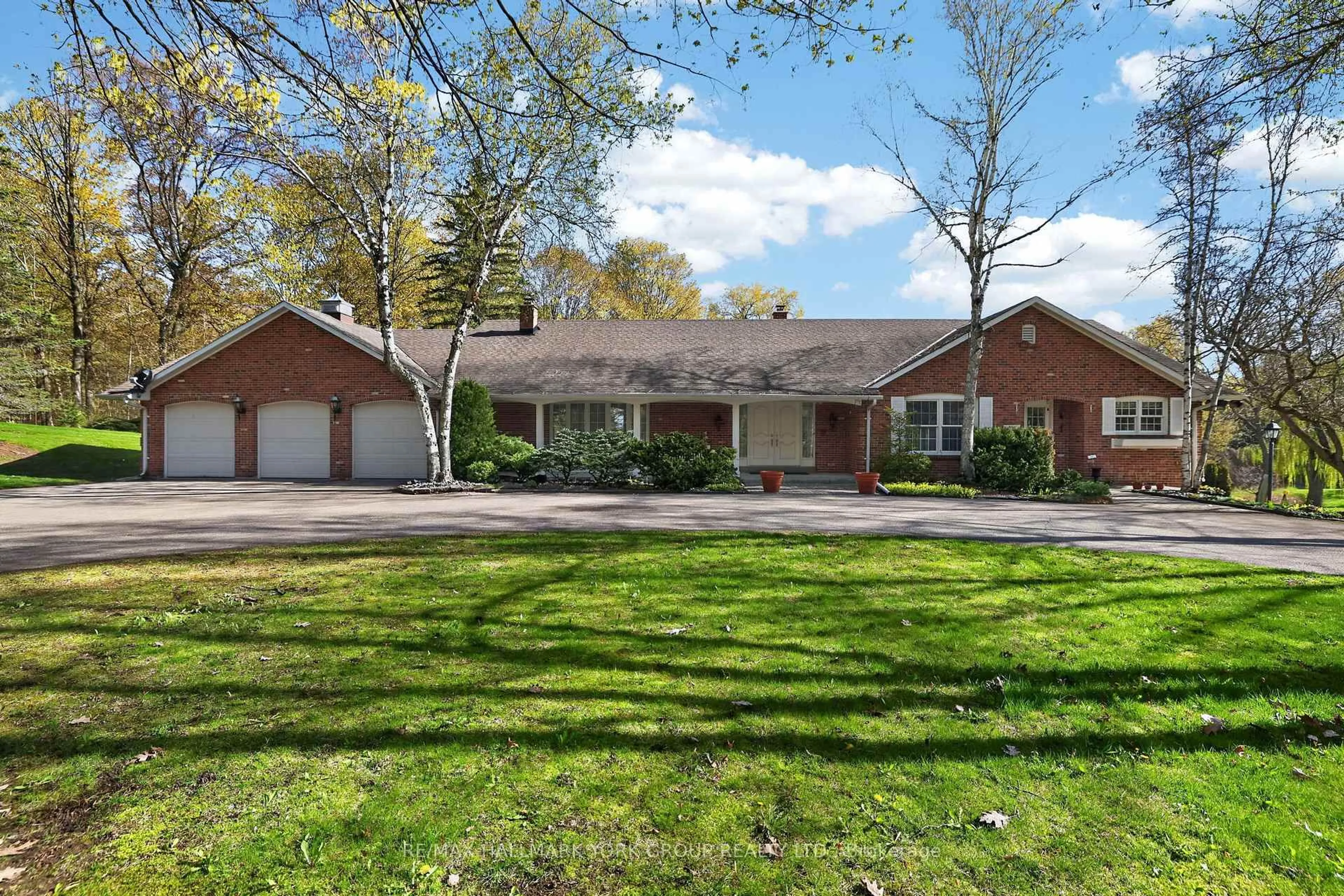 Home with brick exterior material, street for 1020 18th Sdrd, King Ontario L7B 1K5