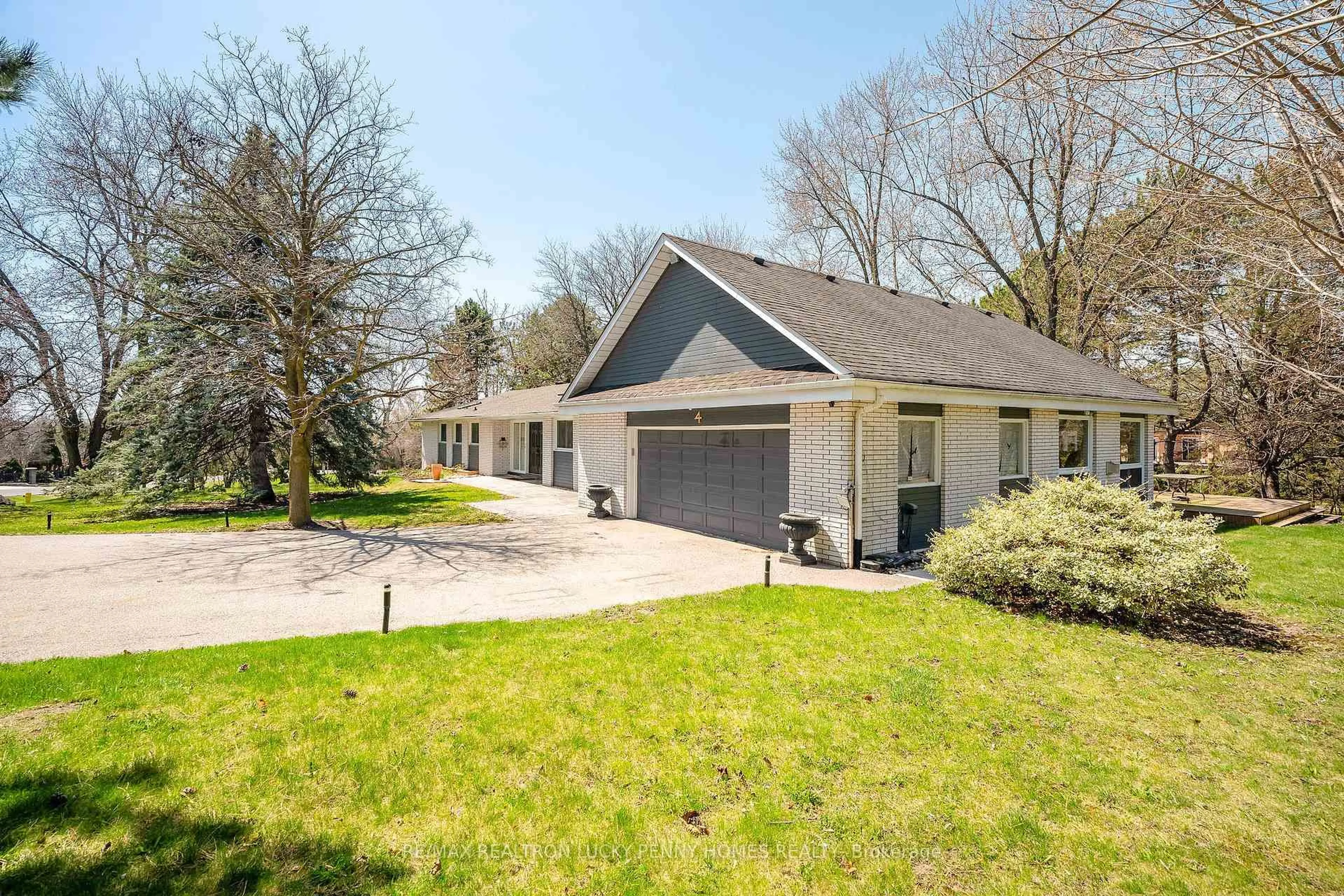 Unknown for 4 Blencathra Hill, Markham Ontario L6C 1G2