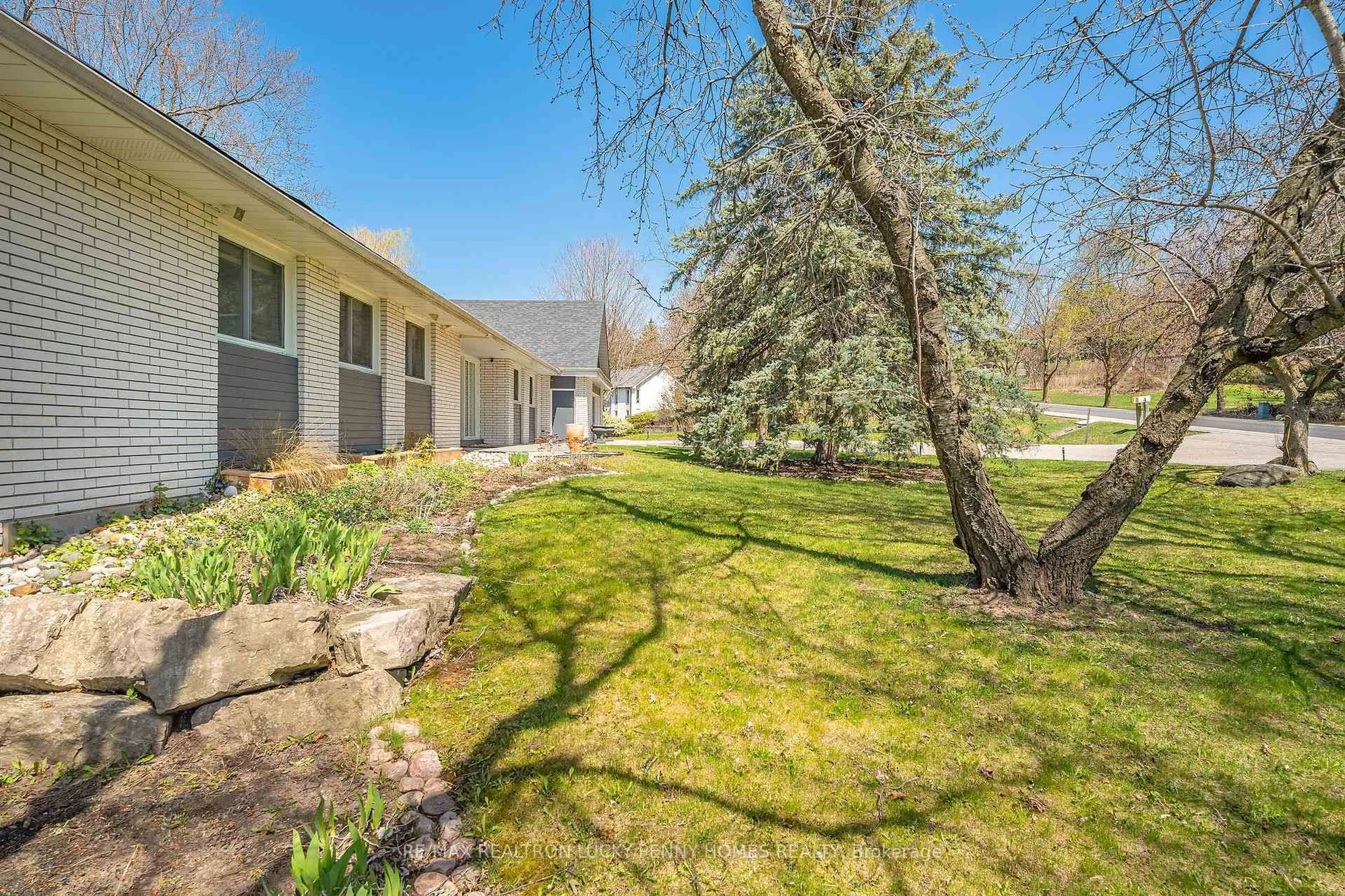 Patio, unknown for 4 Blencathra Hill, Markham Ontario L6C 1G2