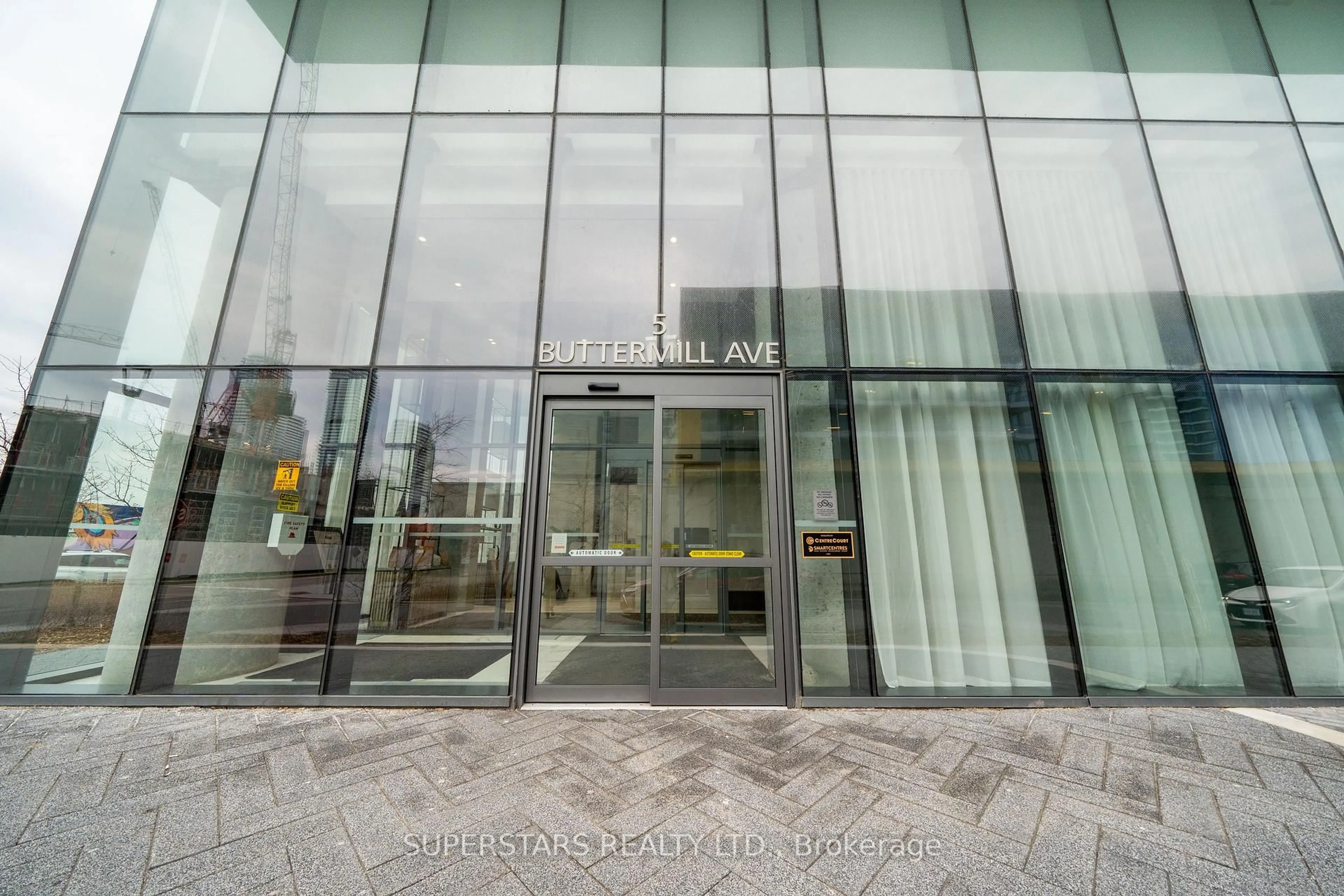 Indoor foyer for 5 Buttermill Ave #1905, Vaughan Ontario L4K 0J5
