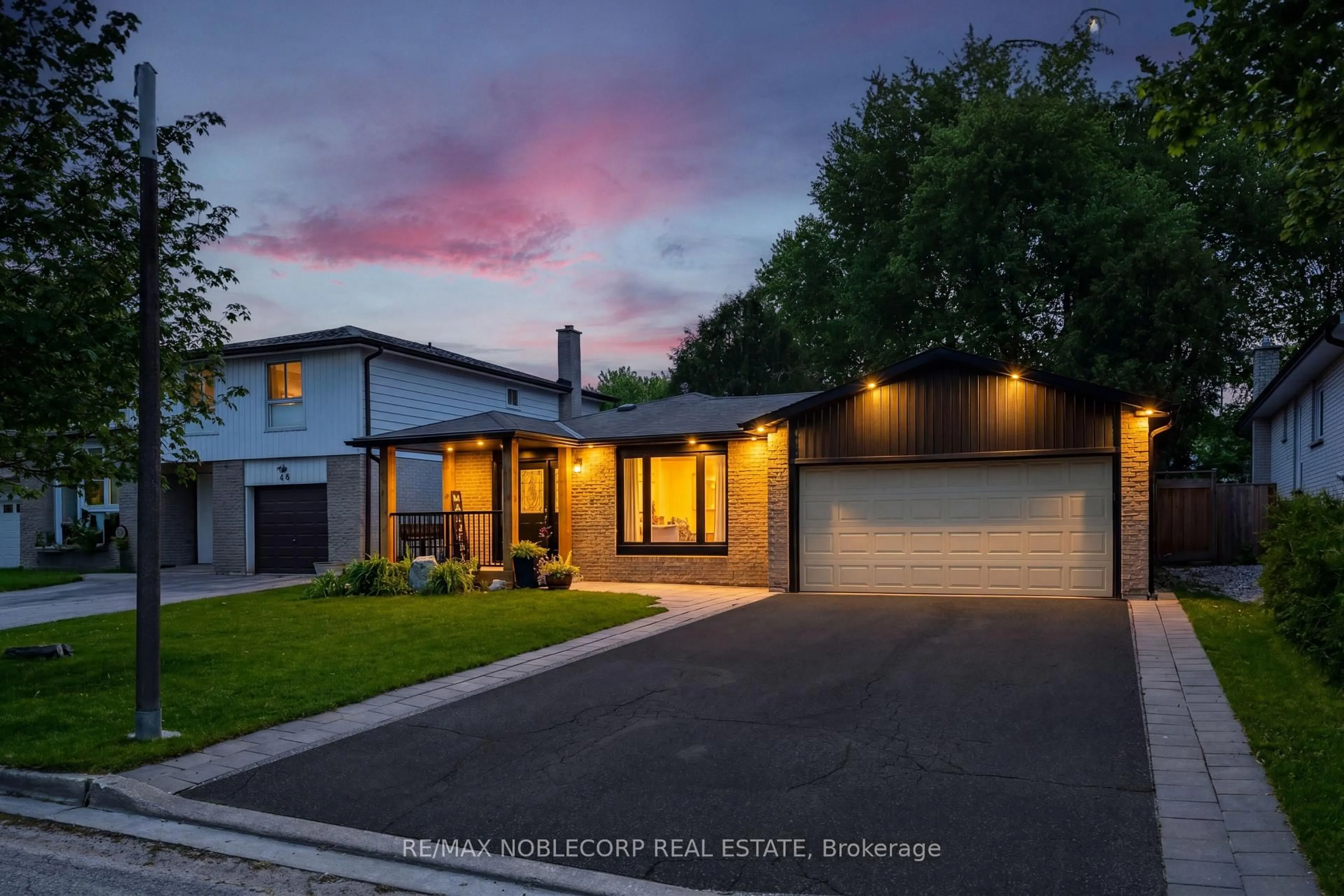 Home with brick exterior material, street for 42 Mitchell Ave, New Tecumseth Ontario L9R 1C2