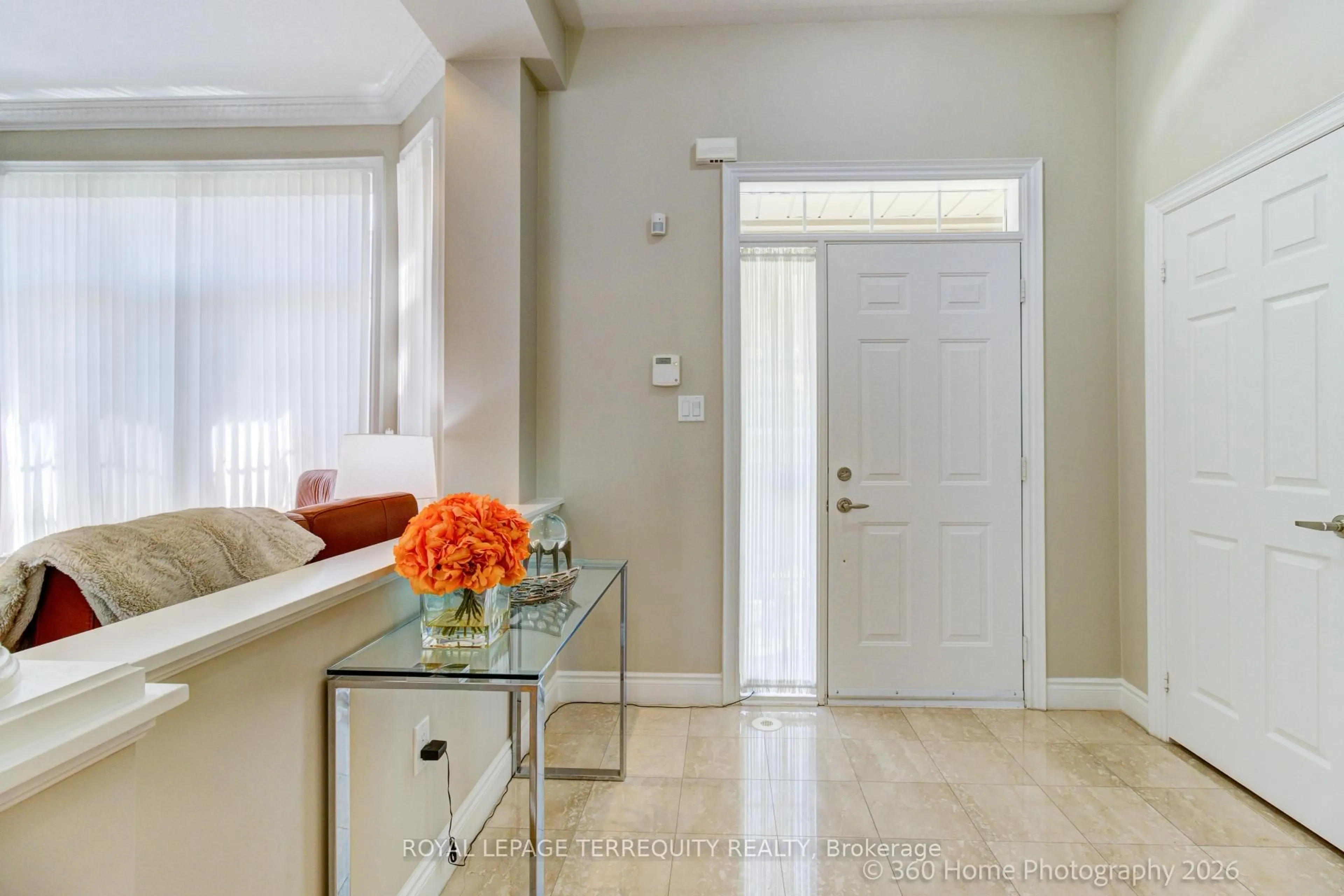Indoor entryway for 15 Legends Way, Markham Ontario L3R 6B2