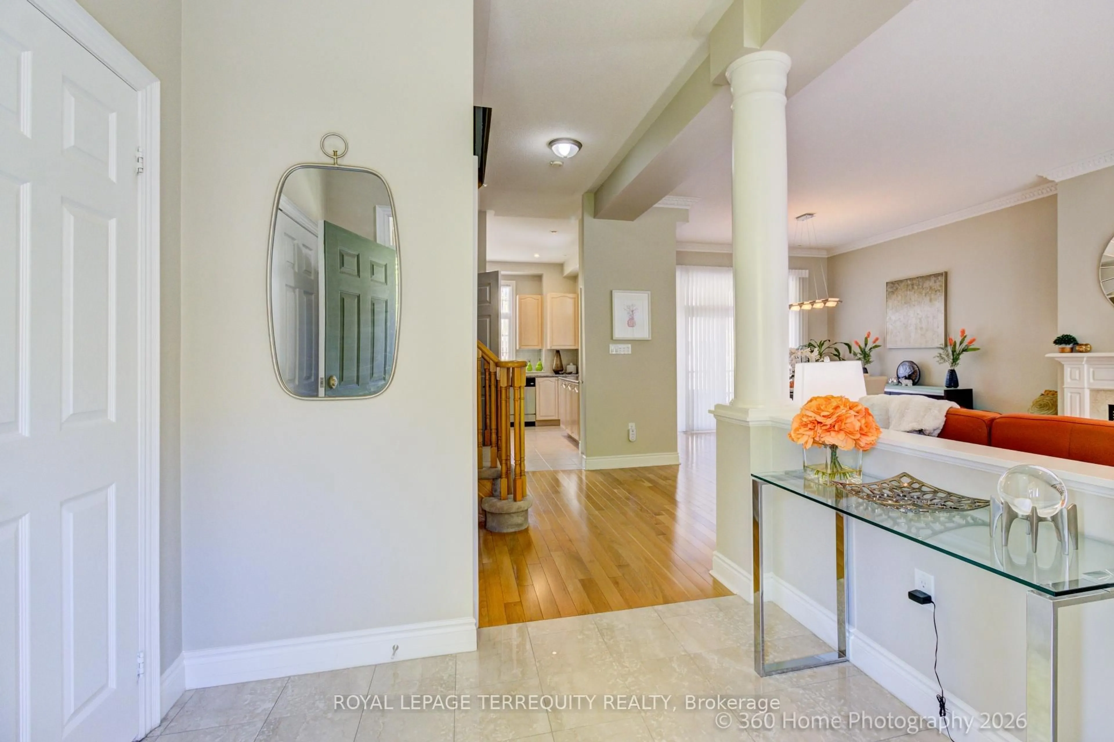 Indoor entryway for 15 Legends Way, Markham Ontario L3R 6B2