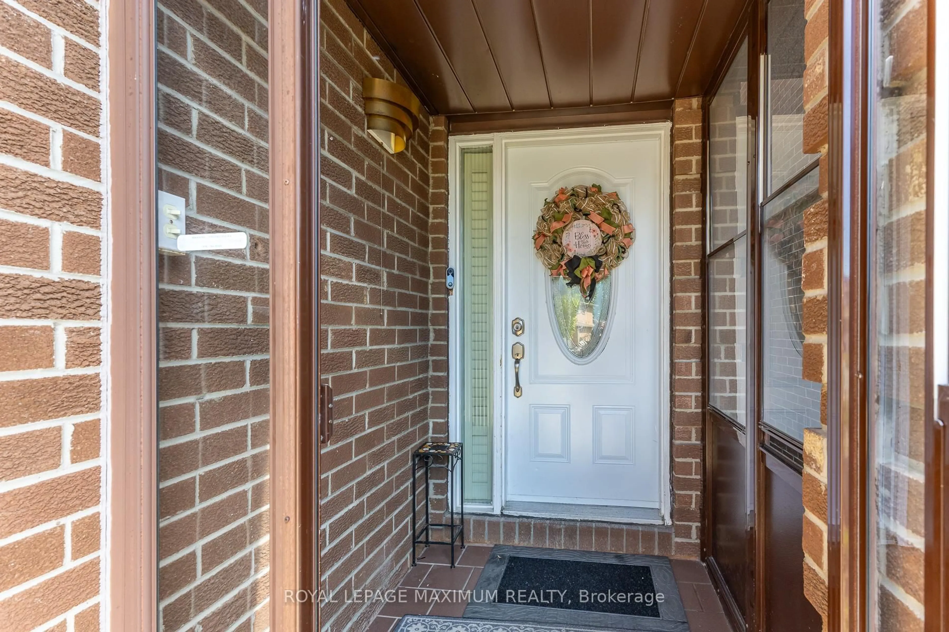 Indoor entryway for 157 Misty Meadows Dr, Vaughan Ontario L4L 3V6
