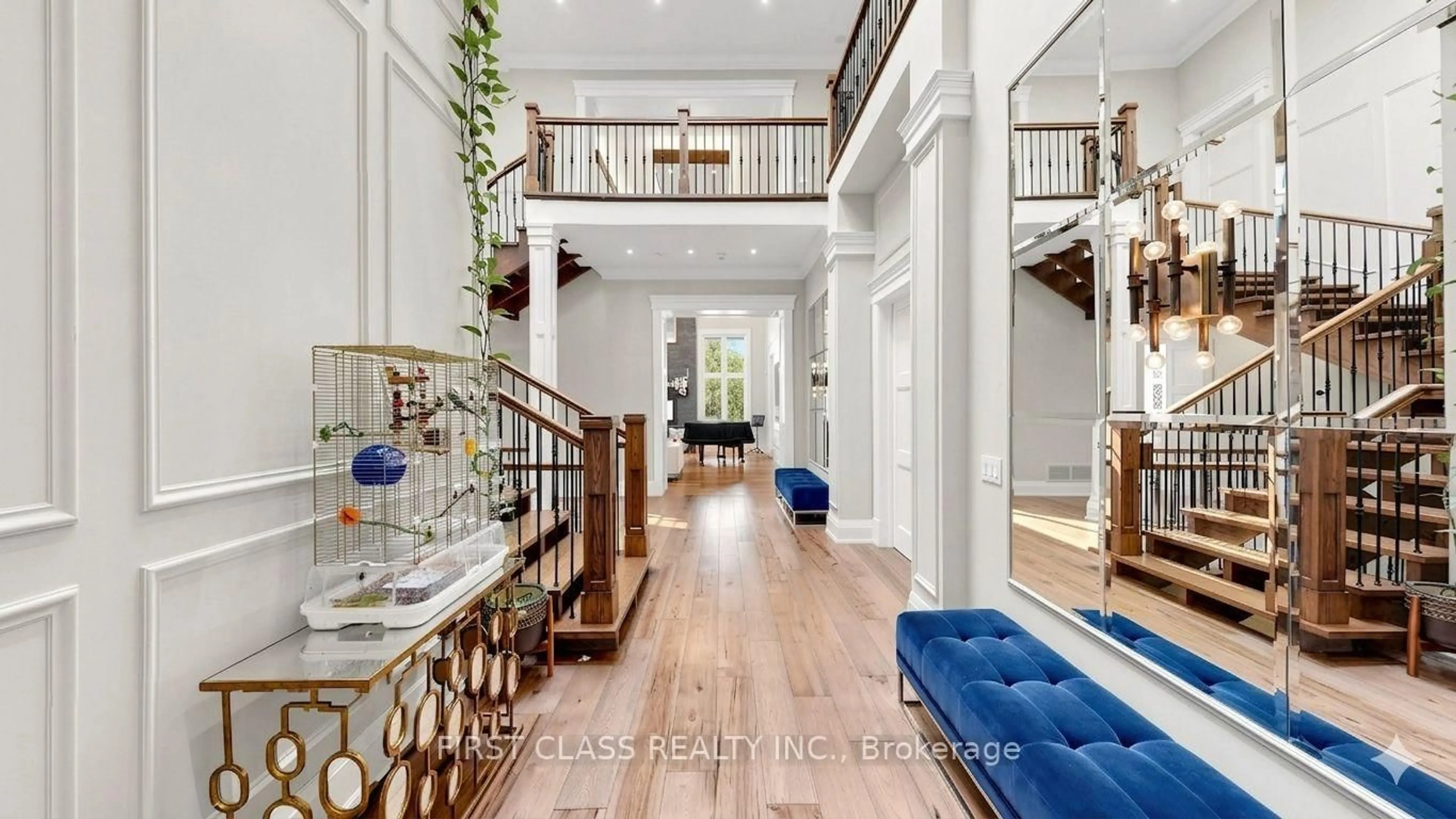Indoor foyer for 38 Maple Grove Ave, Richmond Hill Ontario L4E 2T8
