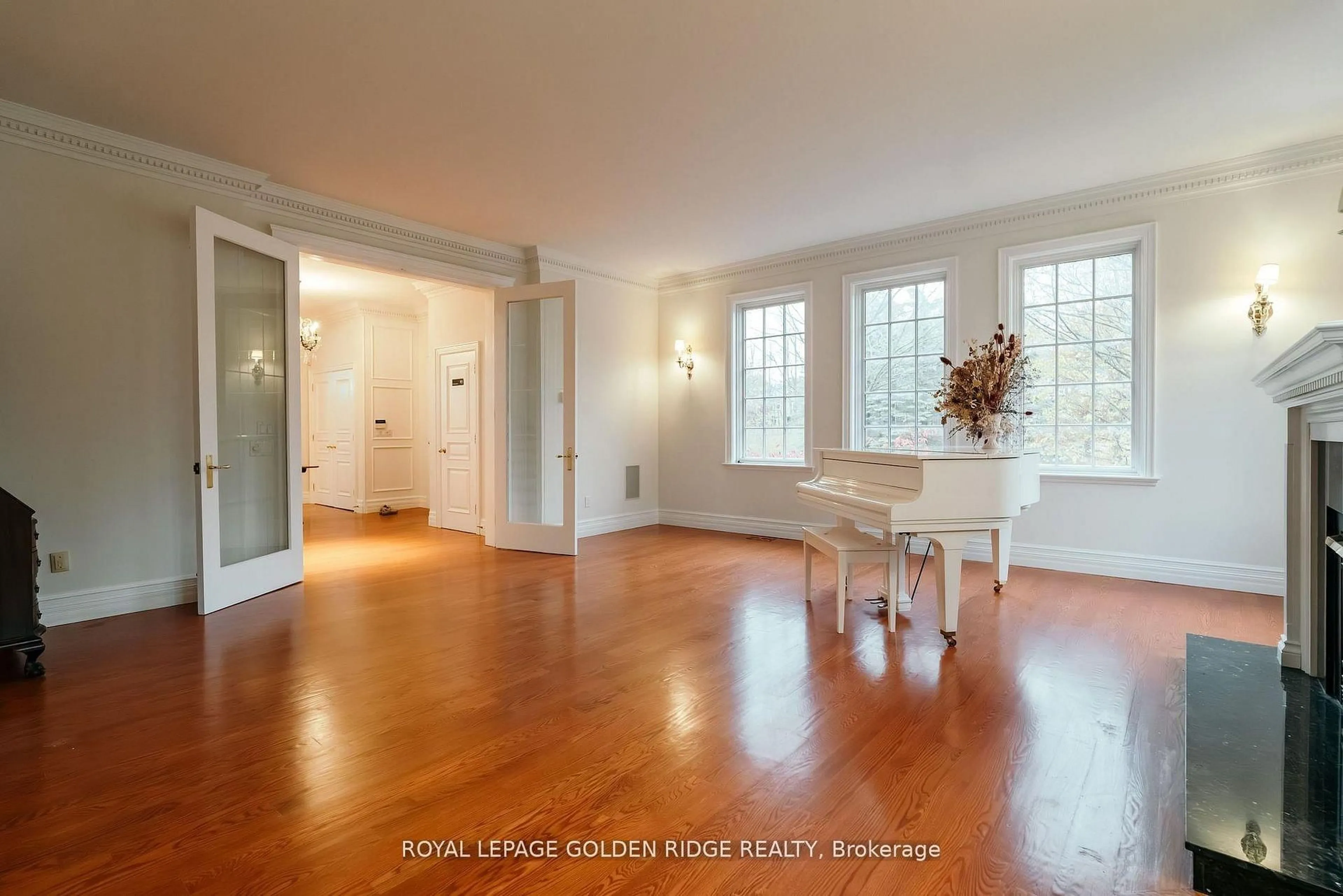 Indoor foyer for 12 Forestview Tr, Whitchurch-Stouffville Ontario L4A 2L4