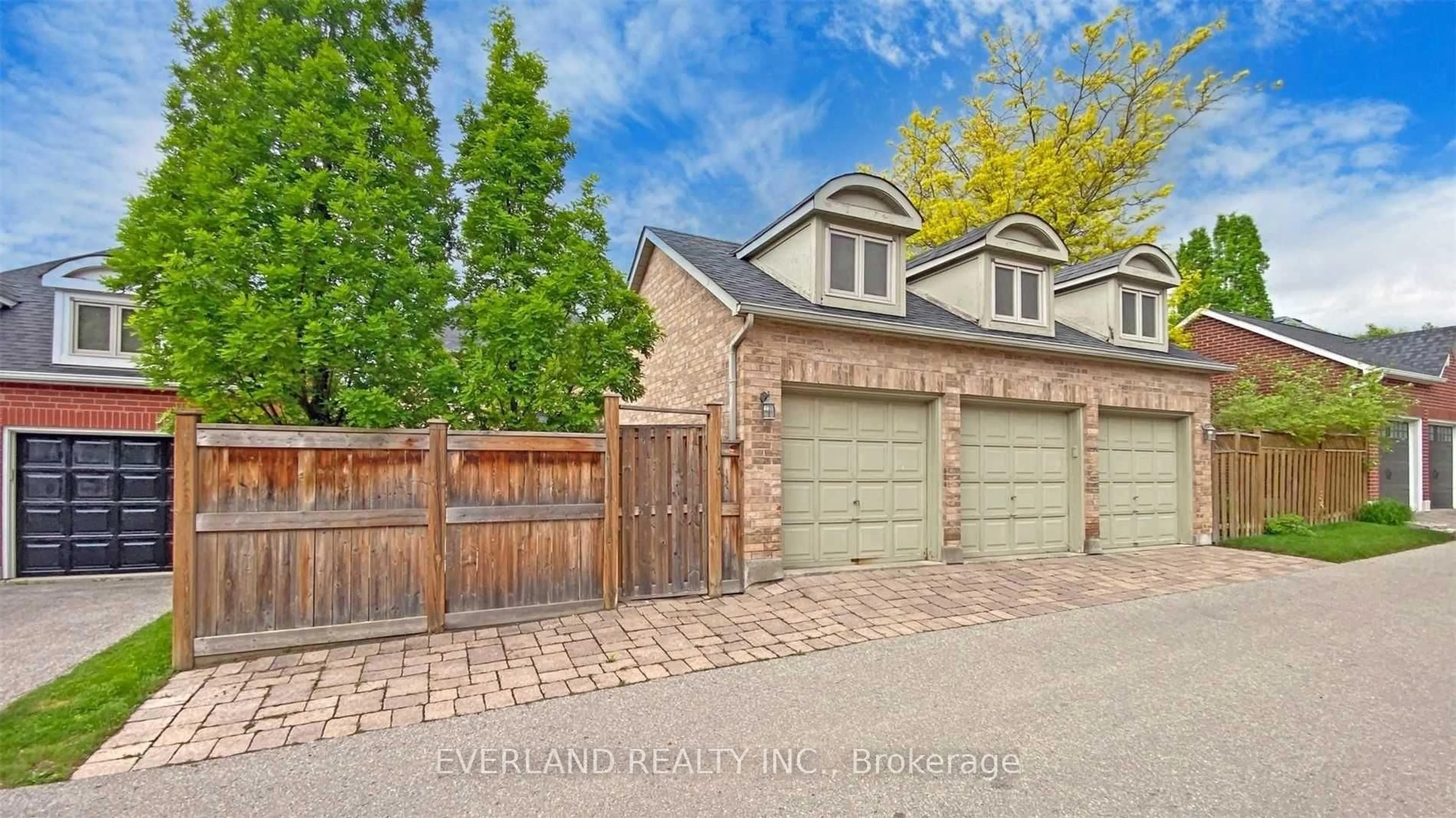 Home with brick exterior material, street for 27 The Fairways St, Markham Ontario L6C 2A3