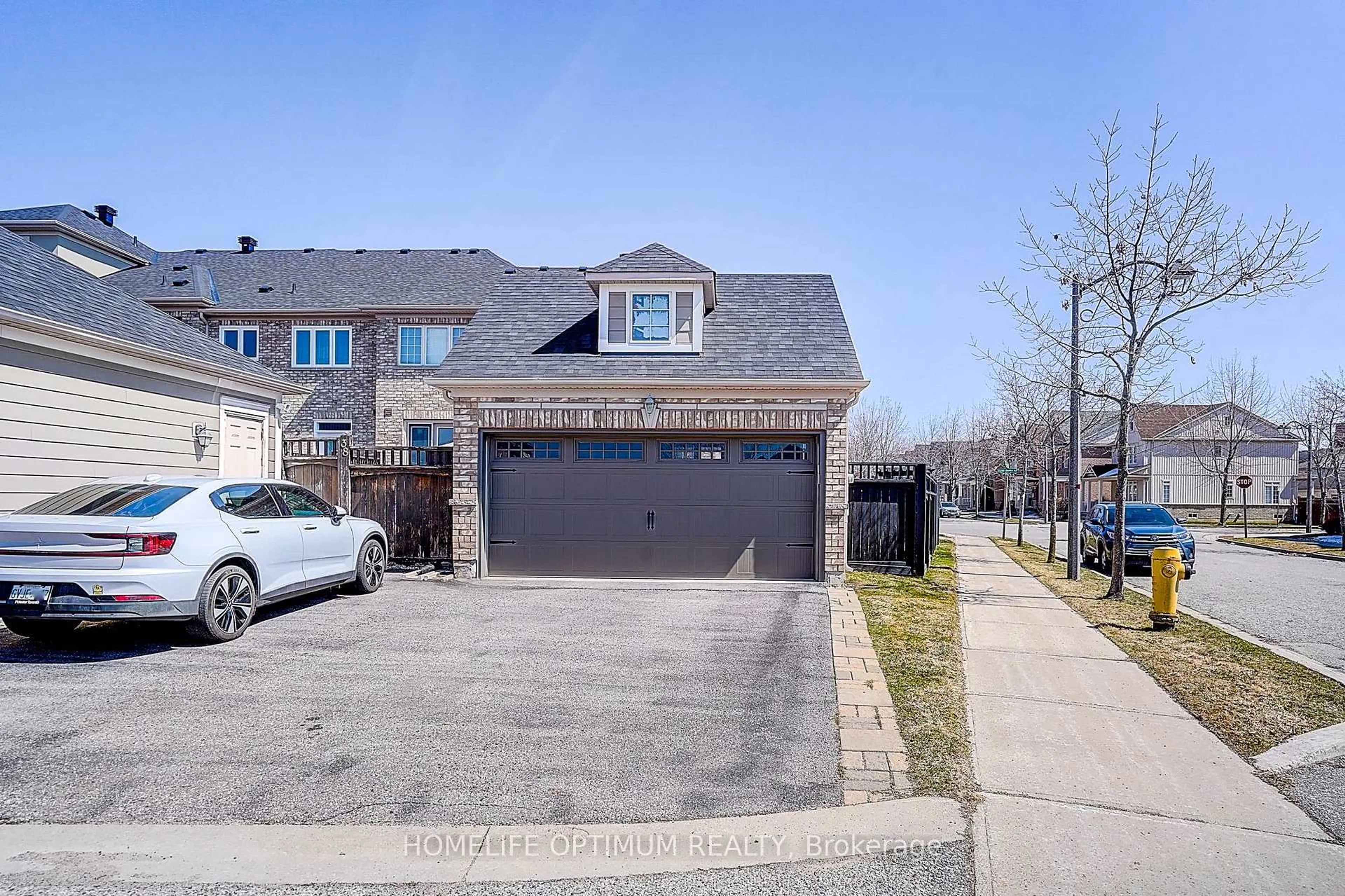 A pic from outside/outdoor area/front of a property/back of a property/a pic from drone, street for 40 Outer Banks Dr, Markham Ontario L6B 0N5