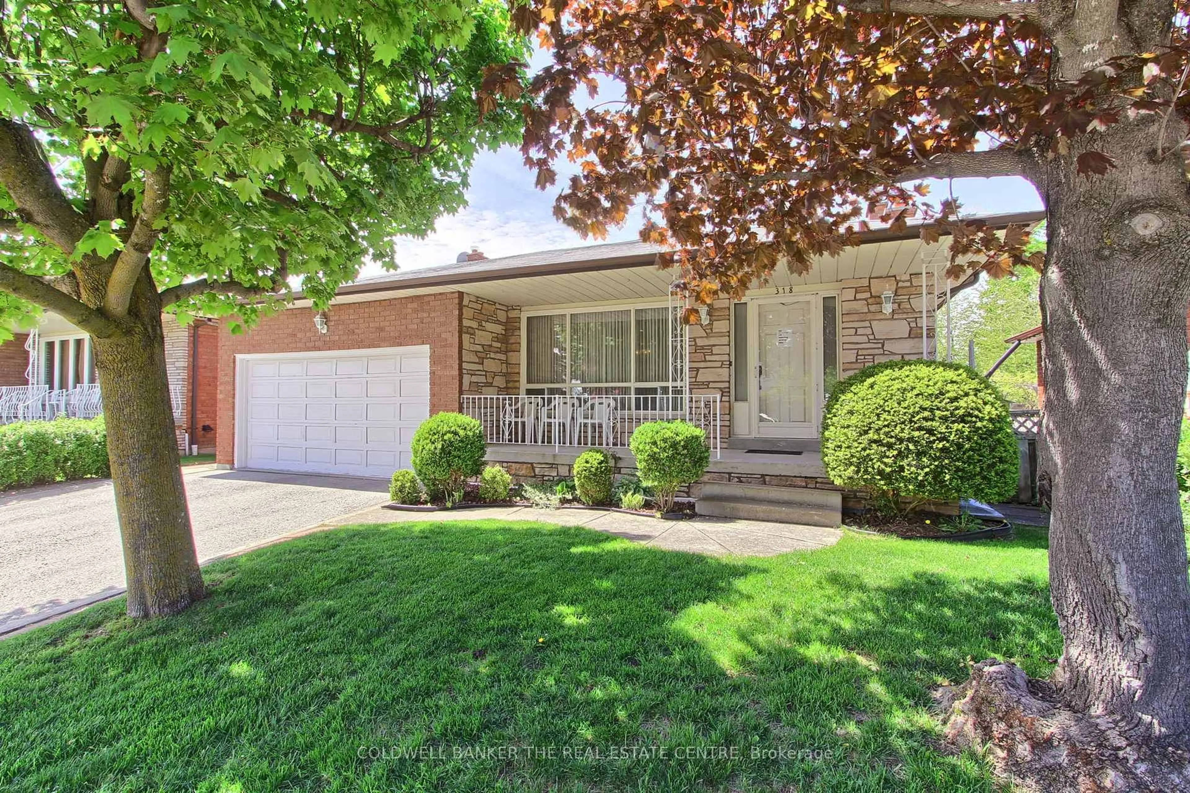 Home with brick exterior material, street for 318 Colborne St, Bradford West Gwillimbury Ontario L3Z 2E1