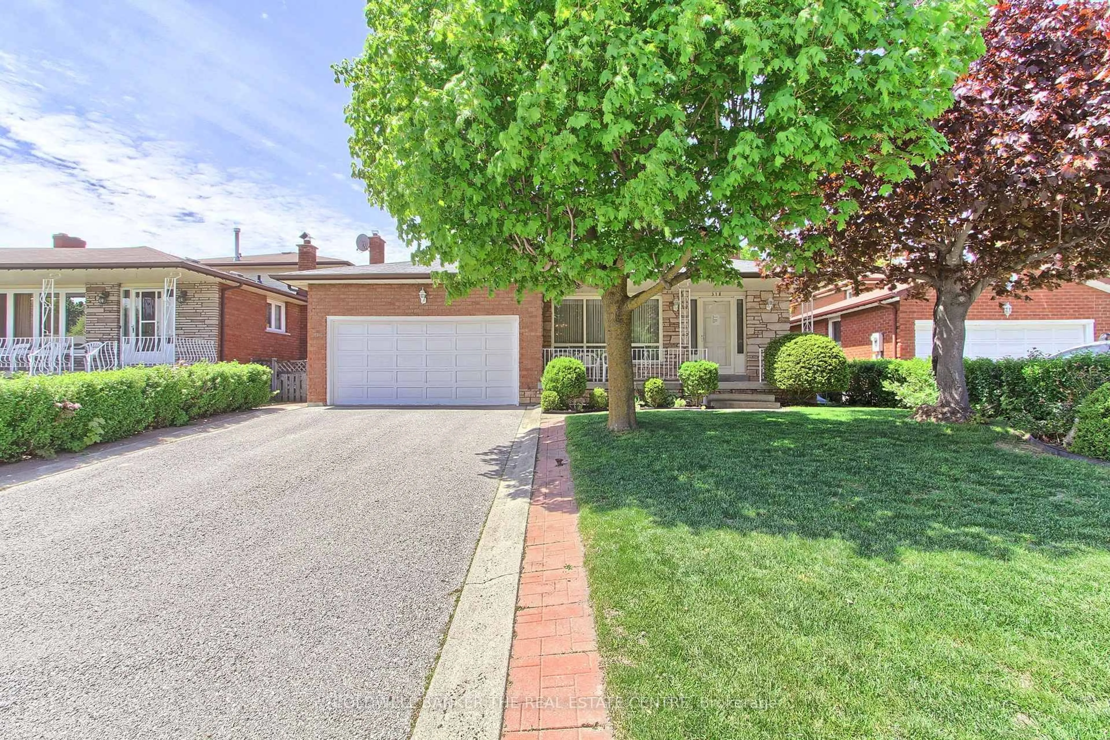 Home with brick exterior material, street for 318 Colborne St, Bradford West Gwillimbury Ontario L3Z 2E1