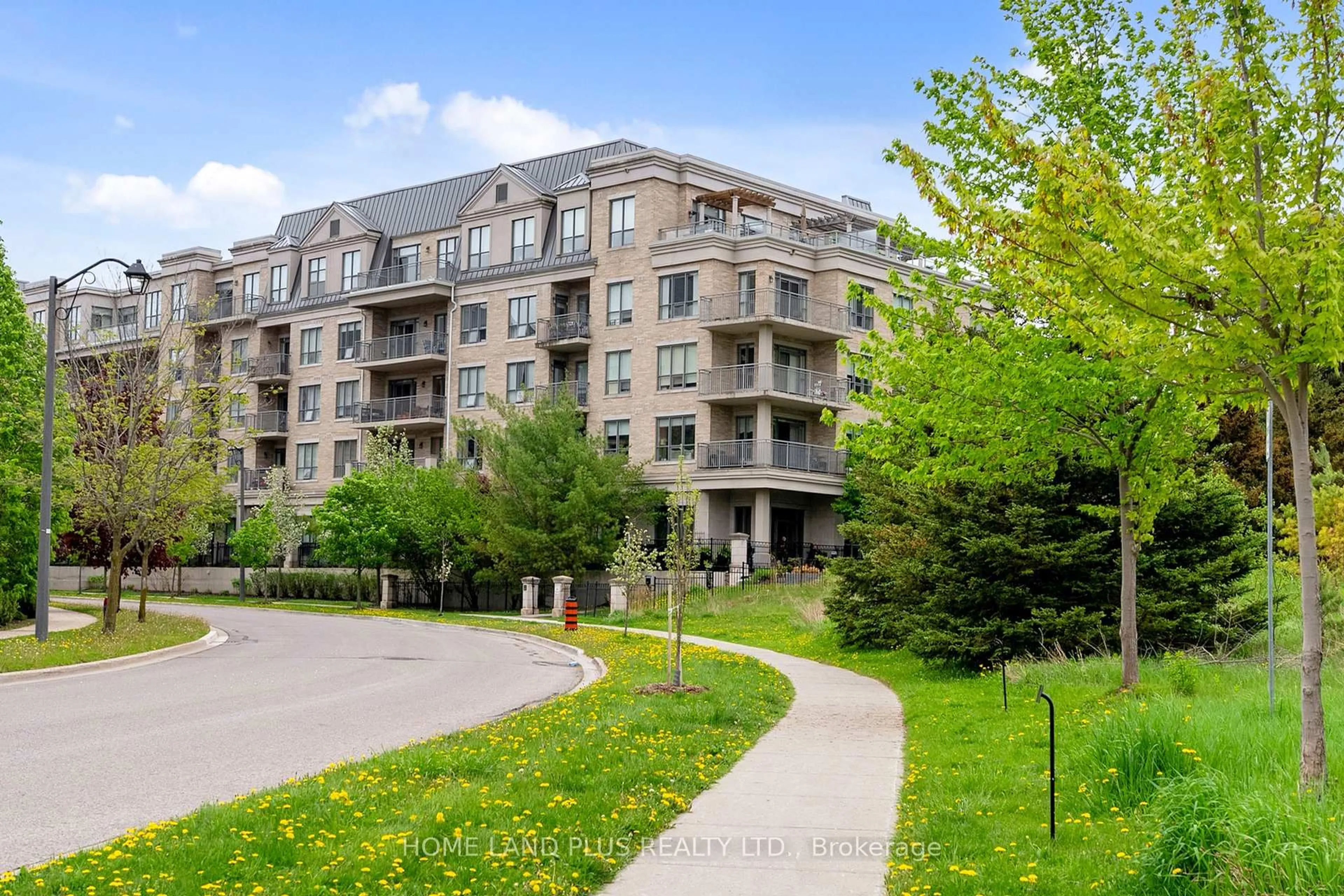 Patio, unknown for 180 John West Way #422, Aurora Ontario L4G 0R3