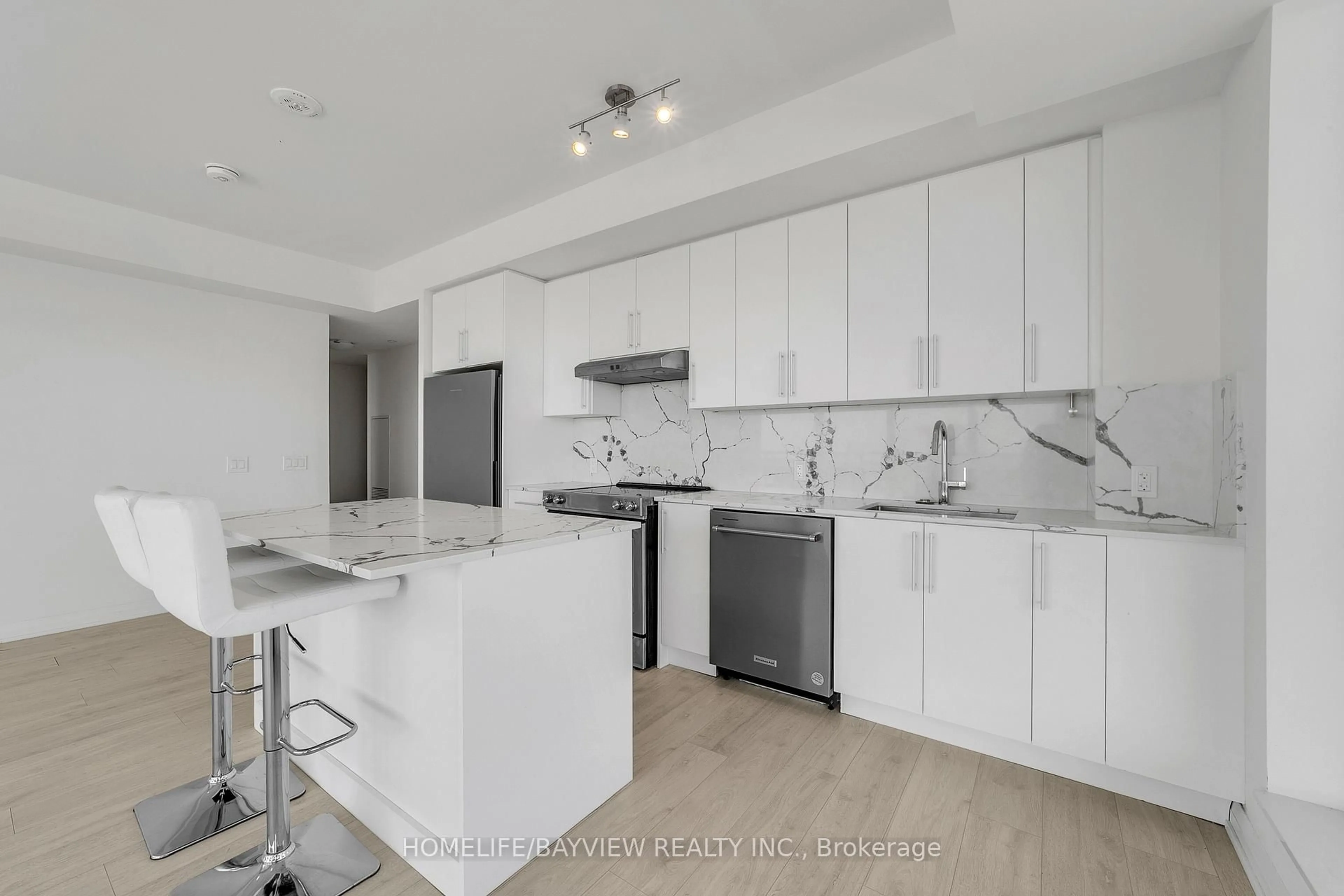 Unknown for 8960 Jane St #228, Vaughan Ontario L4K 2M9