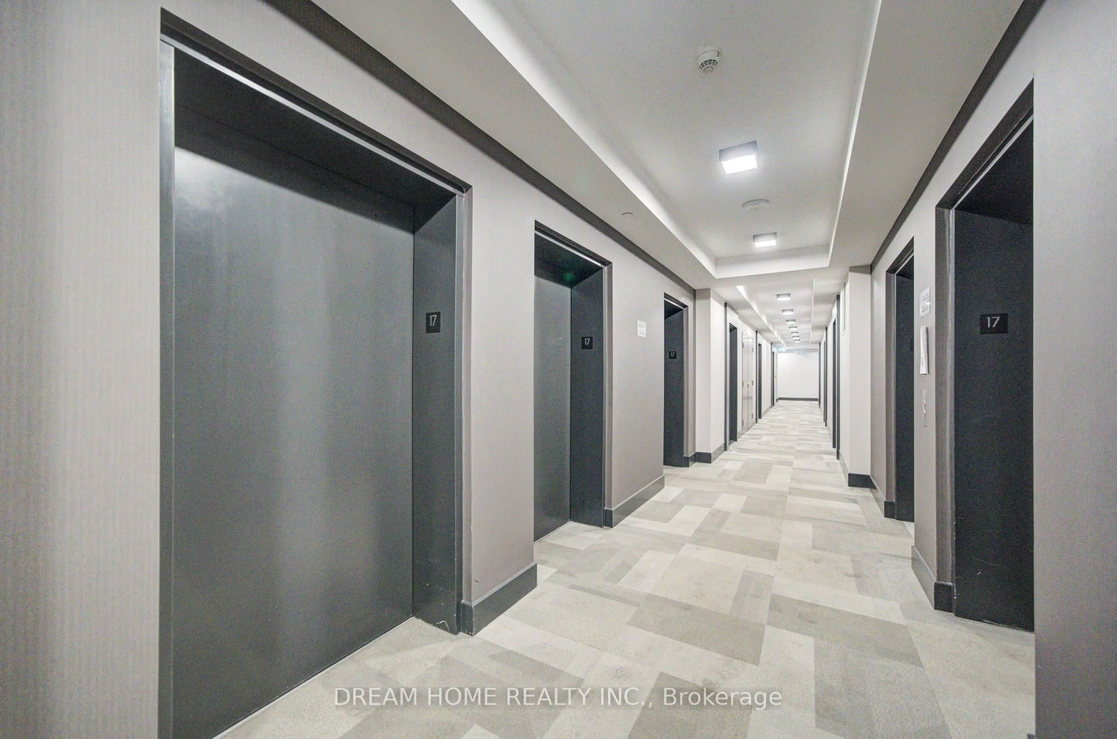 Indoor foyer for 7895 Jane St #1716, Vaughan Ontario L4K 2M7