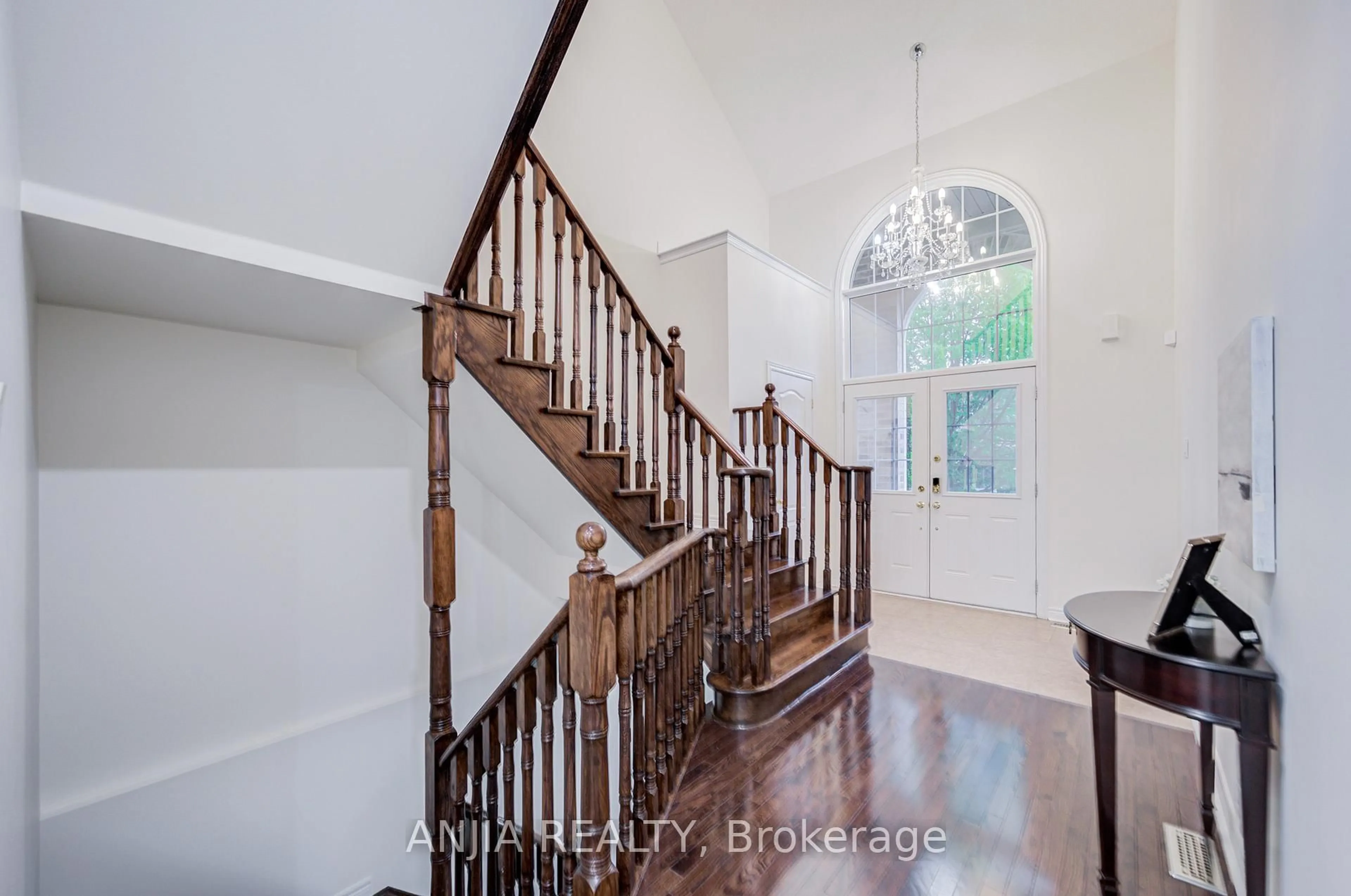 Unknown for 186 Ascalon Dr, Vaughan Ontario L6A 0M8