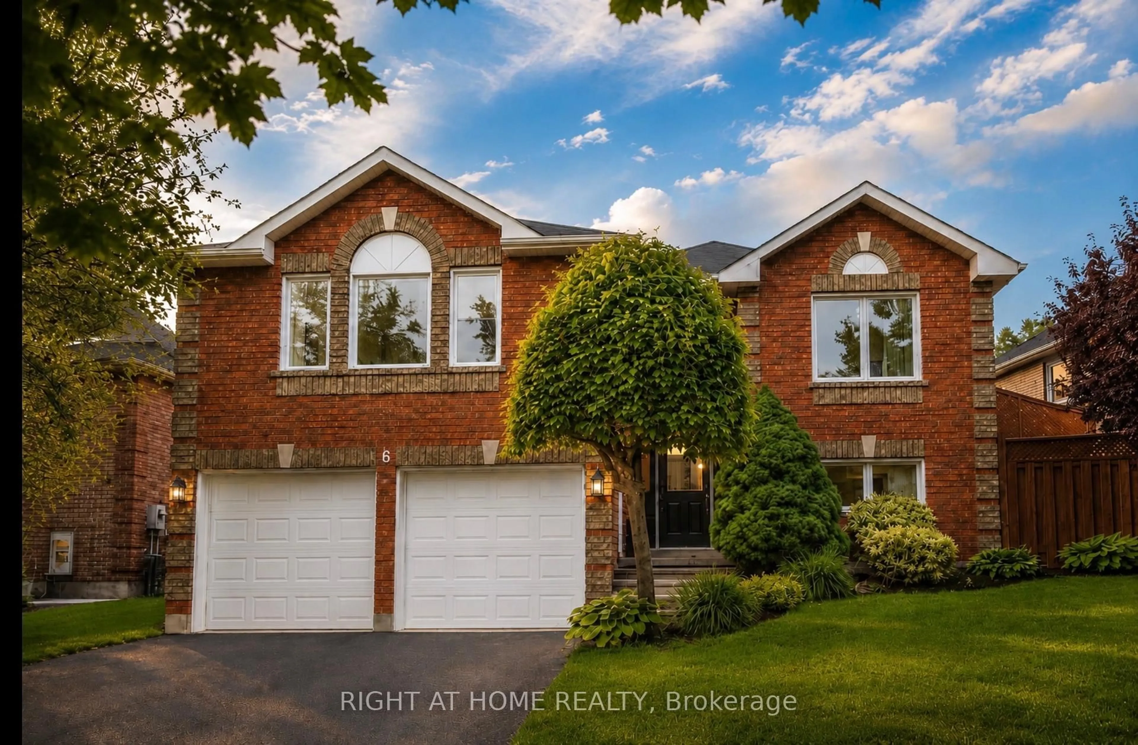 Home with brick exterior material, street for 6 Compton Cres, Bradford West Gwillimbury Ontario L3Z 2X5
