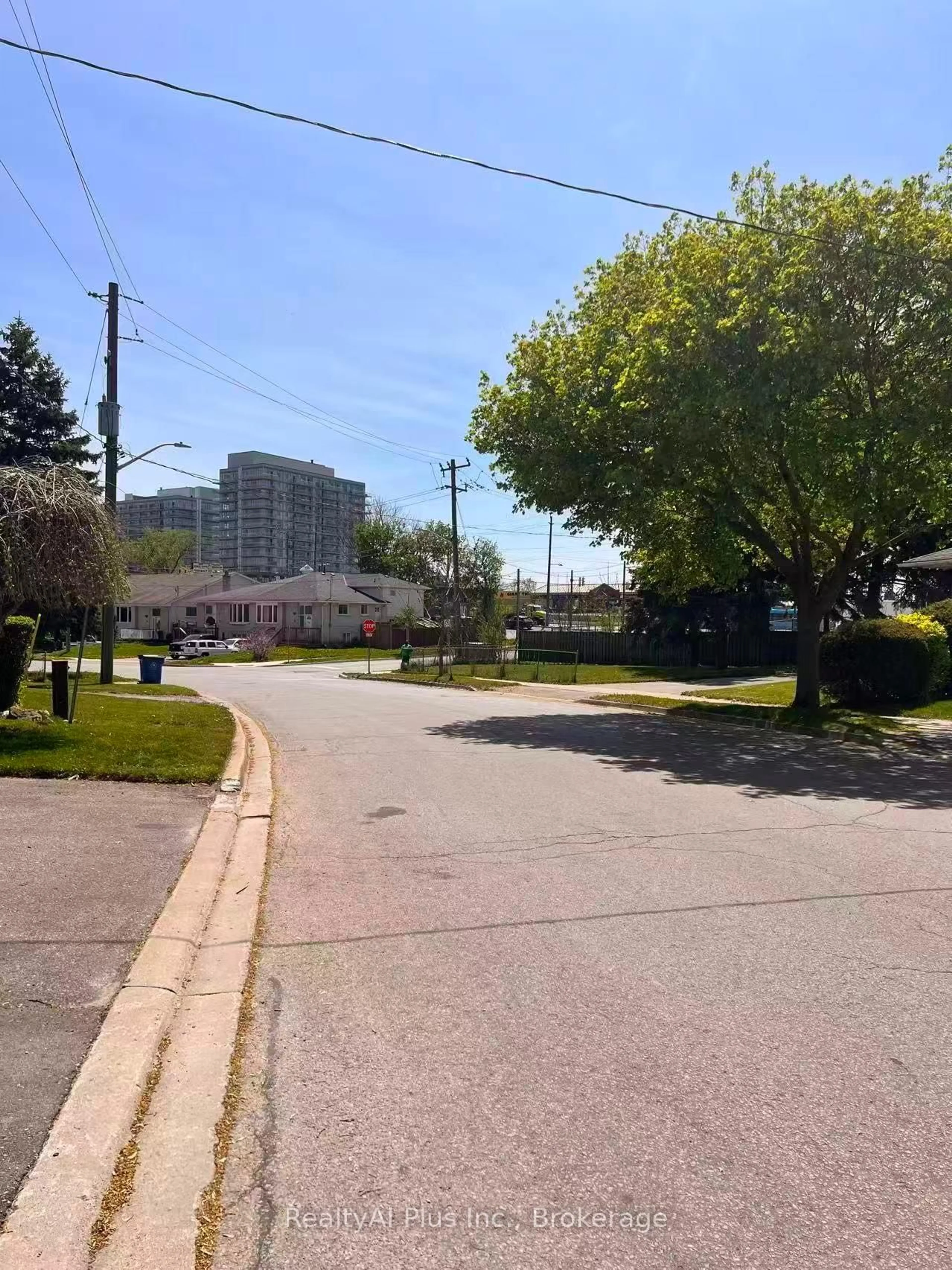 Unknown for 52 Walter Ave, Newmarket Ontario L3Y 2T3