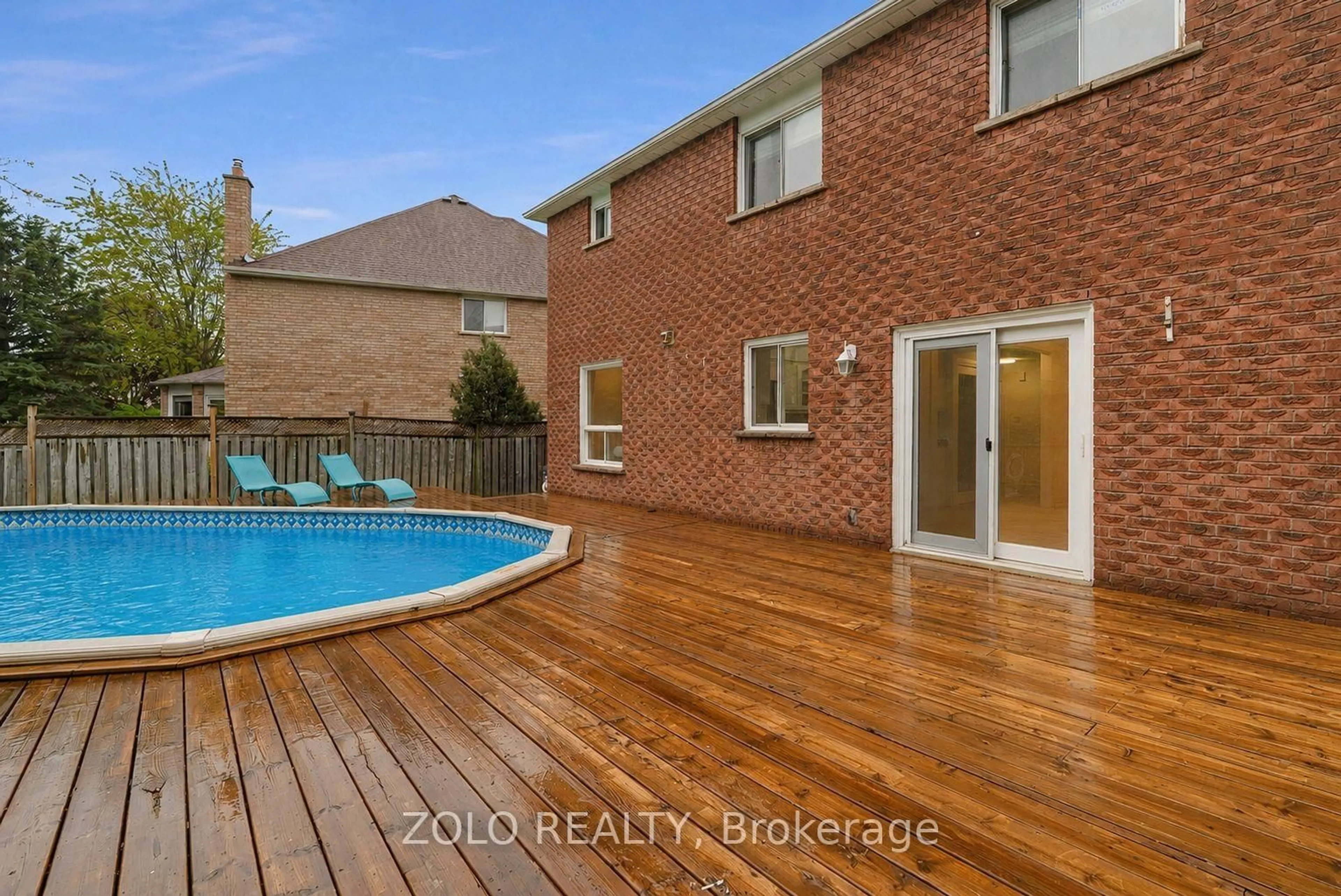 Pool for 272 Elman Cres, Newmarket Ontario L3Y 7X4