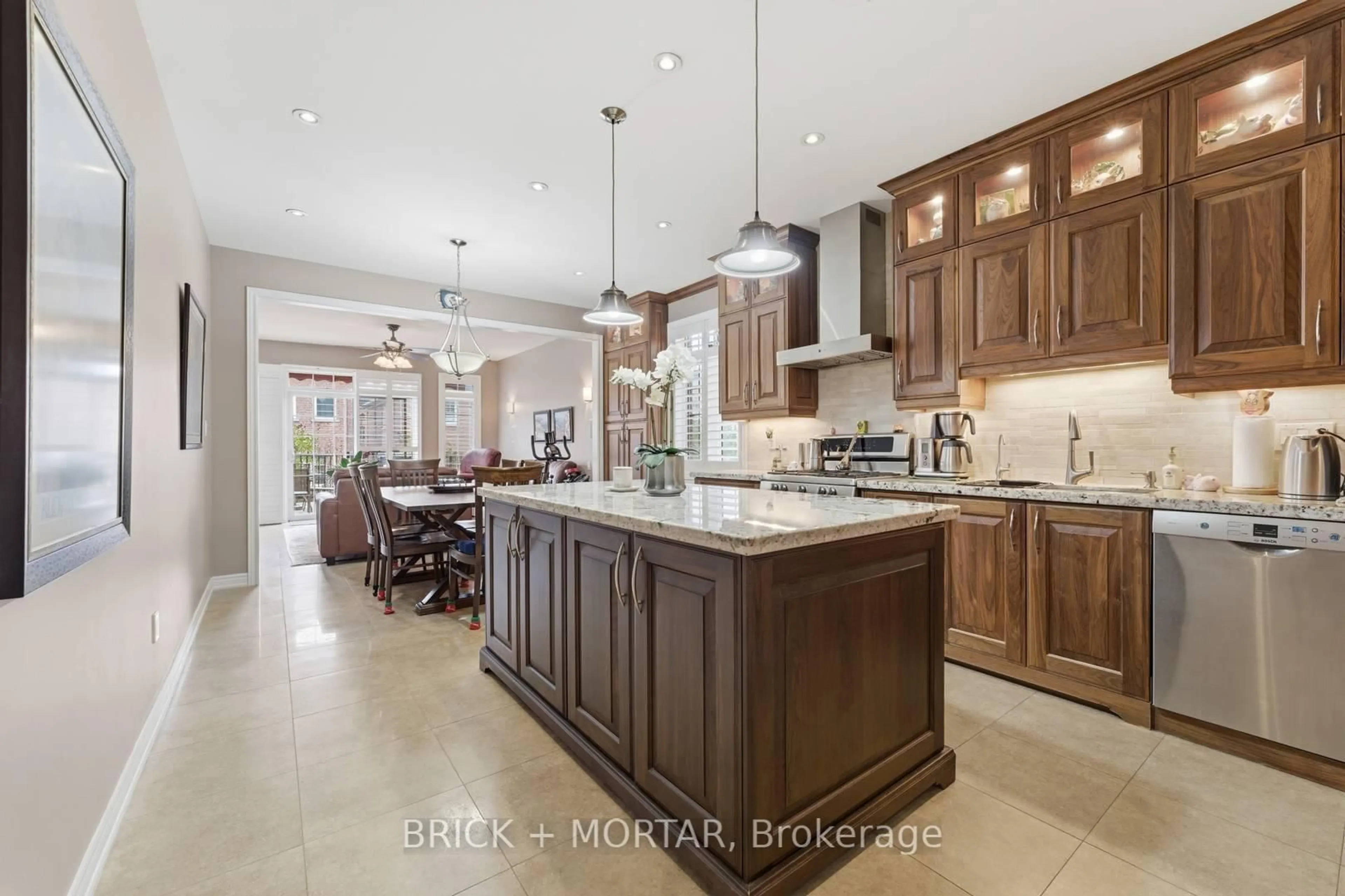 Open concept kitchen, ceramic/tile floor for 8 Little Hannah Lane, Vaughan Ontario L6A 0E3