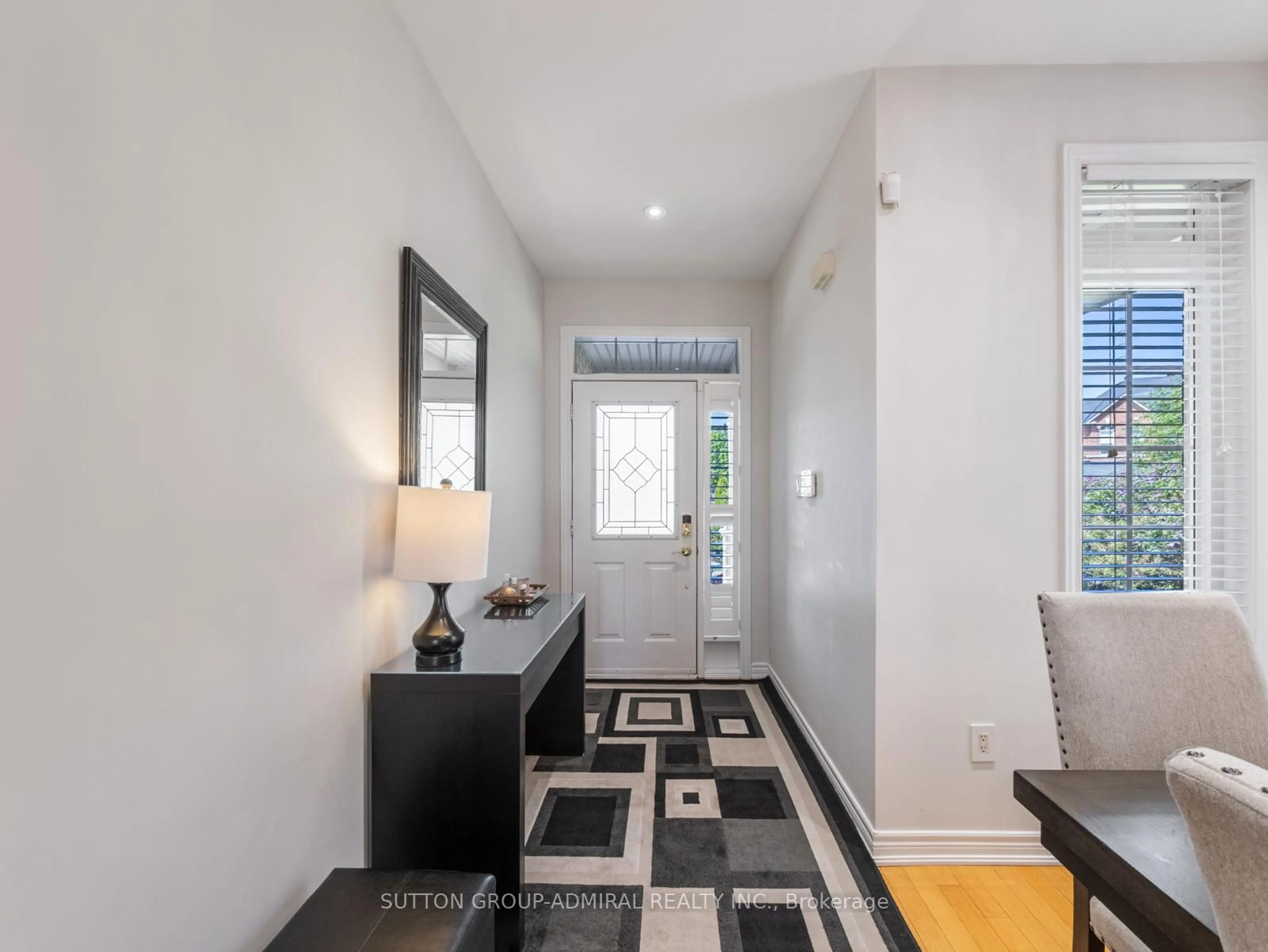 Indoor entryway for 49 Loire Valley Ave, Vaughan Ontario L4J 8V8