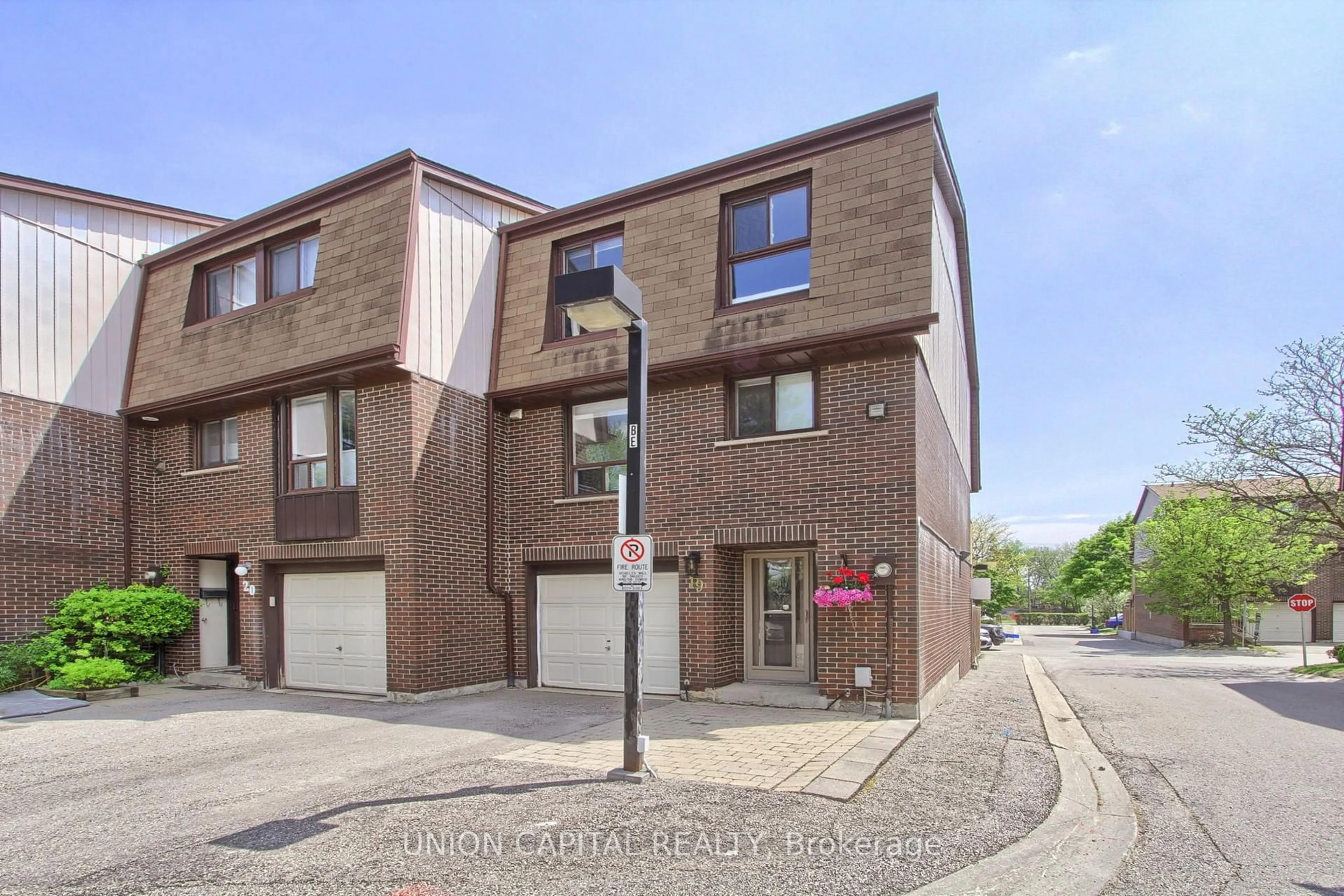 Unknown for 11 Plaisance Rd #19, Richmond Hill Ontario L4C 5H1