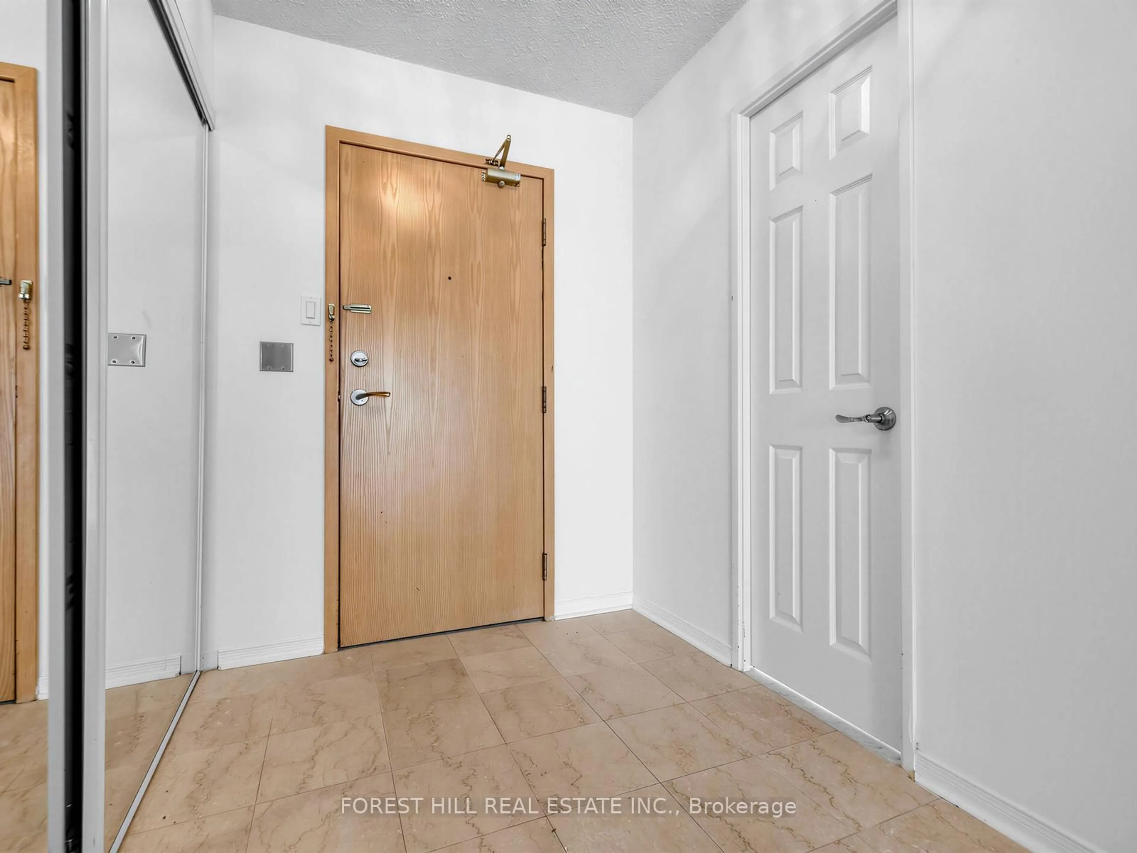 Indoor entryway for 7905 Bayview Ave #306, Markham Ontario L3T 7N3