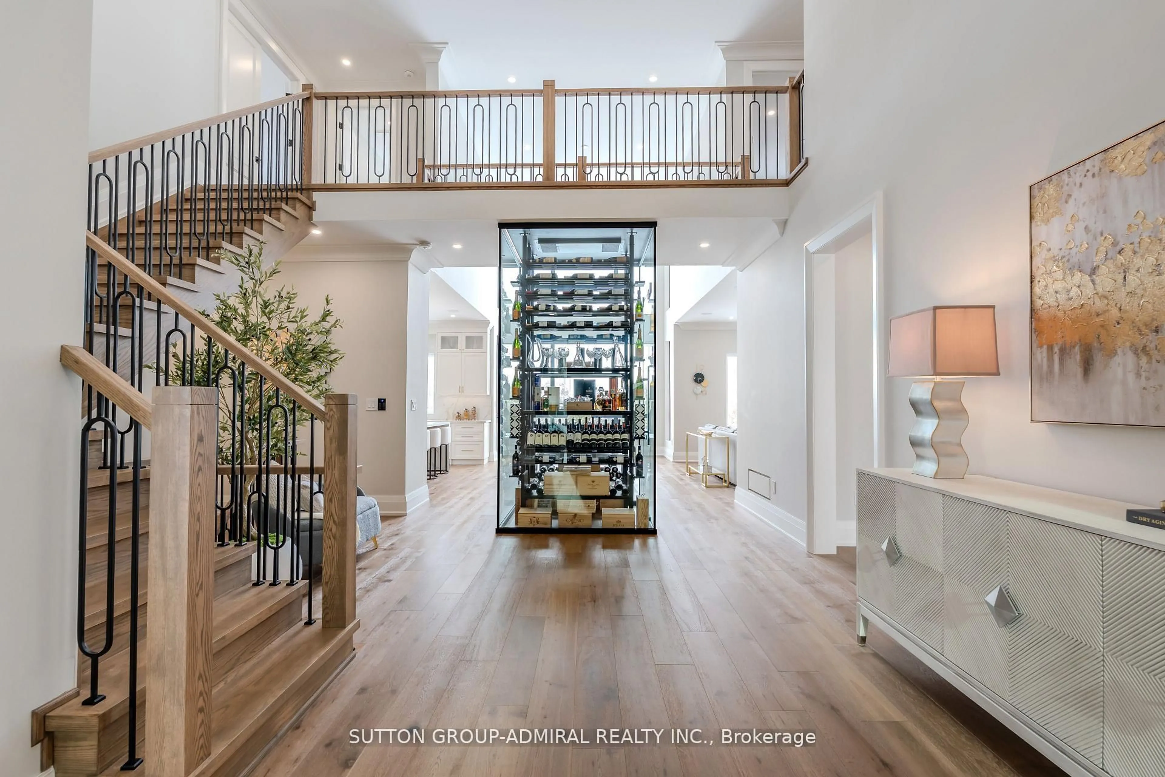 Indoor entryway for 41 Elizabeth Dr, King Ontario L0G 1N0