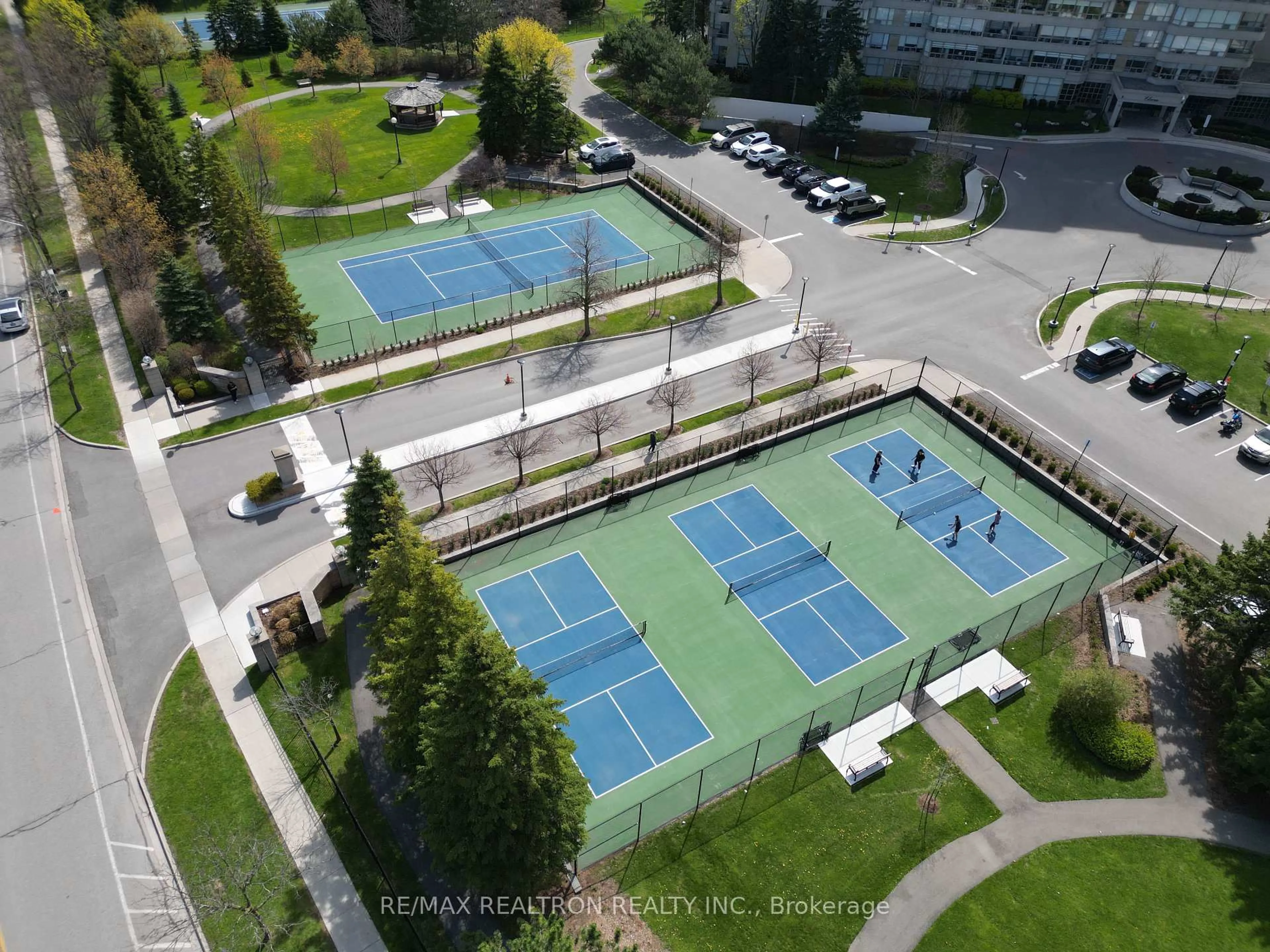 A pic from outside/outdoor area/front of a property/back of a property/a pic from drone, unknown for 11 Townsgate Dr #210, Vaughan Ontario L4J 8G4
