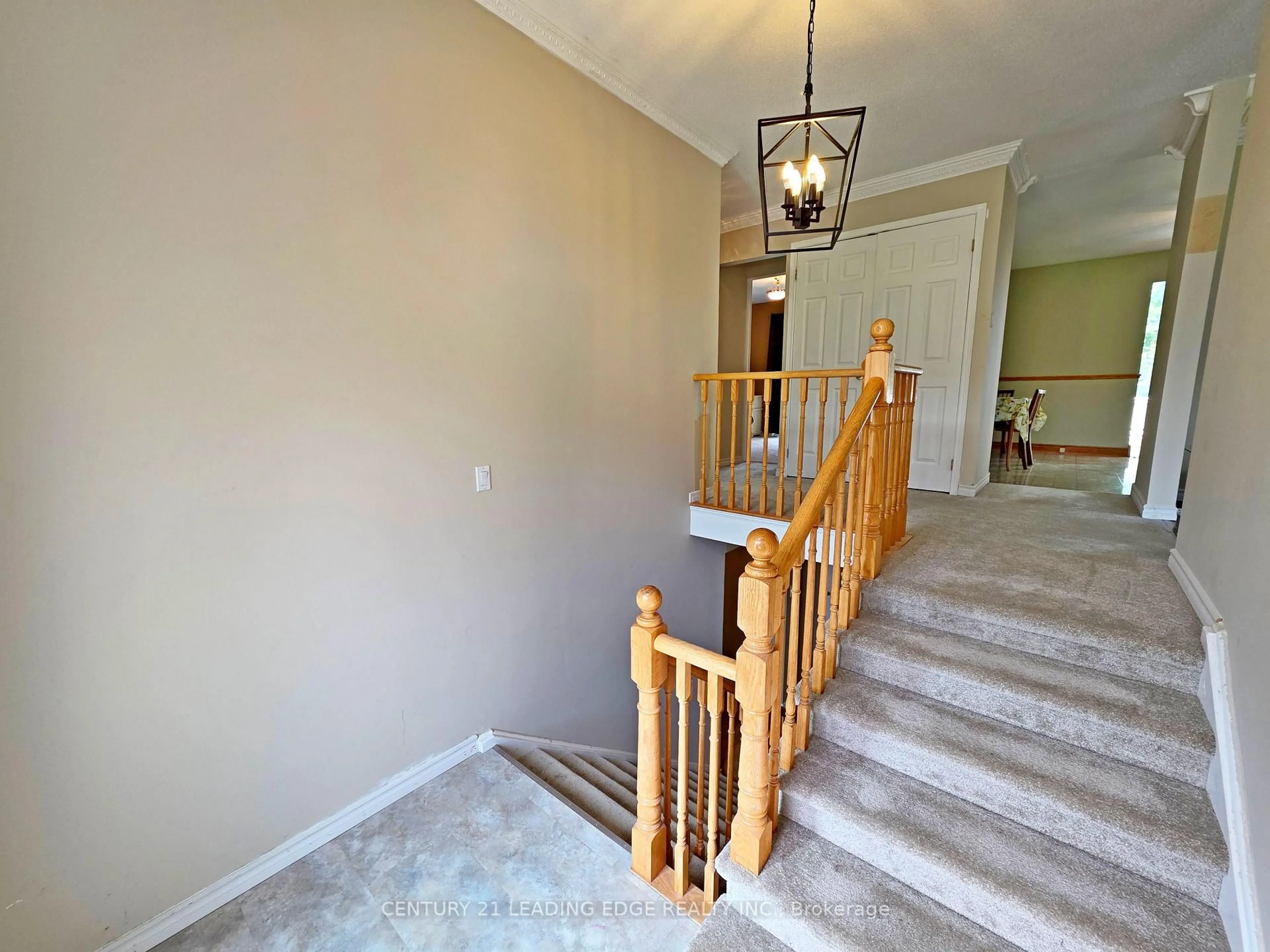 Unknown for 4 Bay Crt, Georgina Ontario L4P 1B3